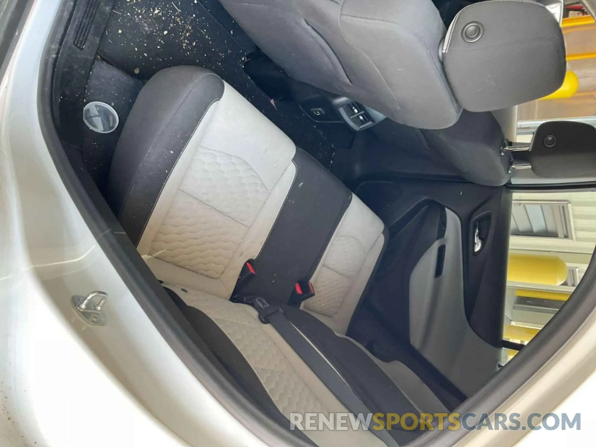 22 Photograph of a damaged car 2GNAXJEVXL6157547 CHEVROLET EQUINOX 2020