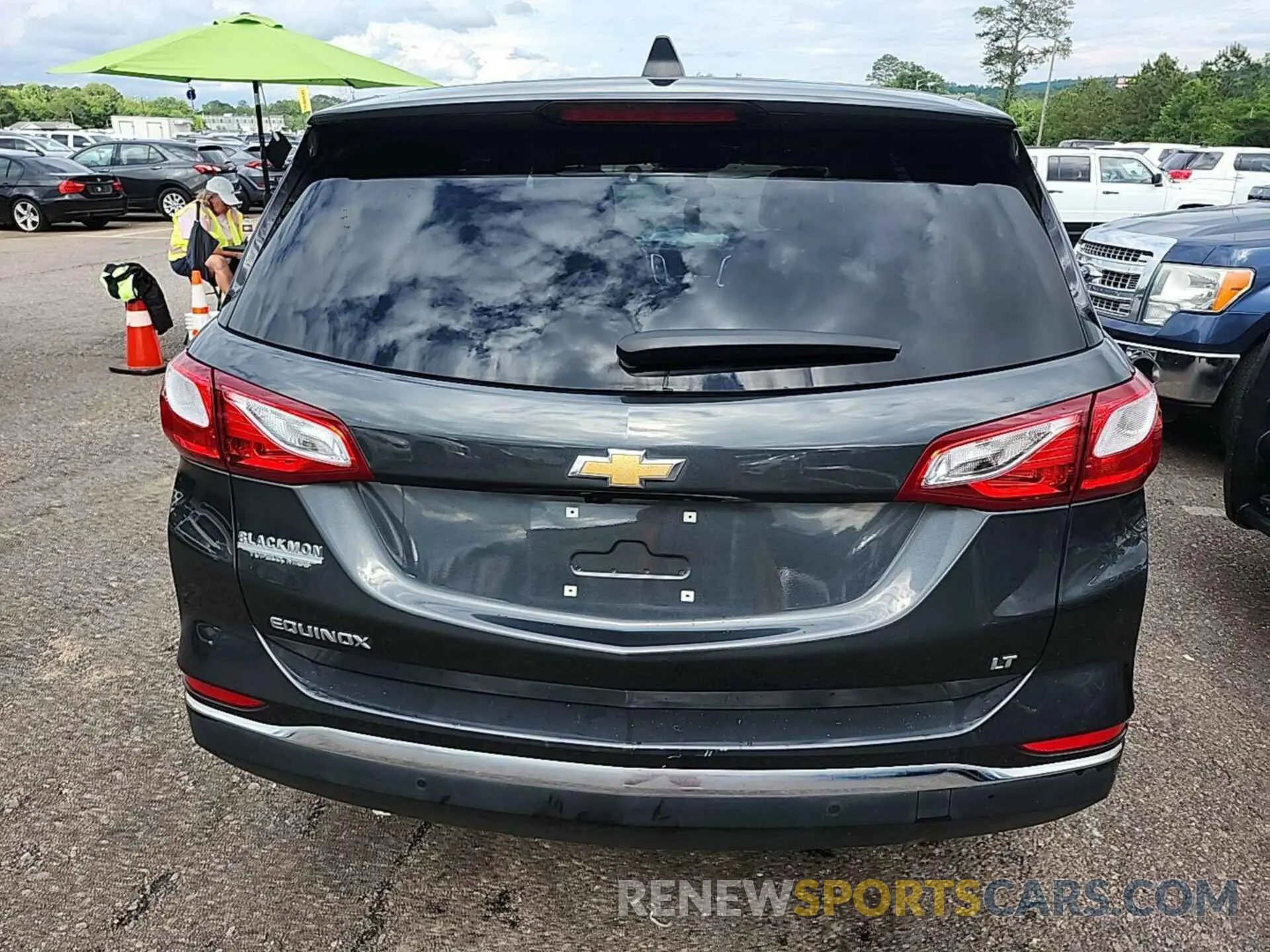 15 Photograph of a damaged car 2GNAXJEVXL6157774 CHEVROLET EQUINOX 2020