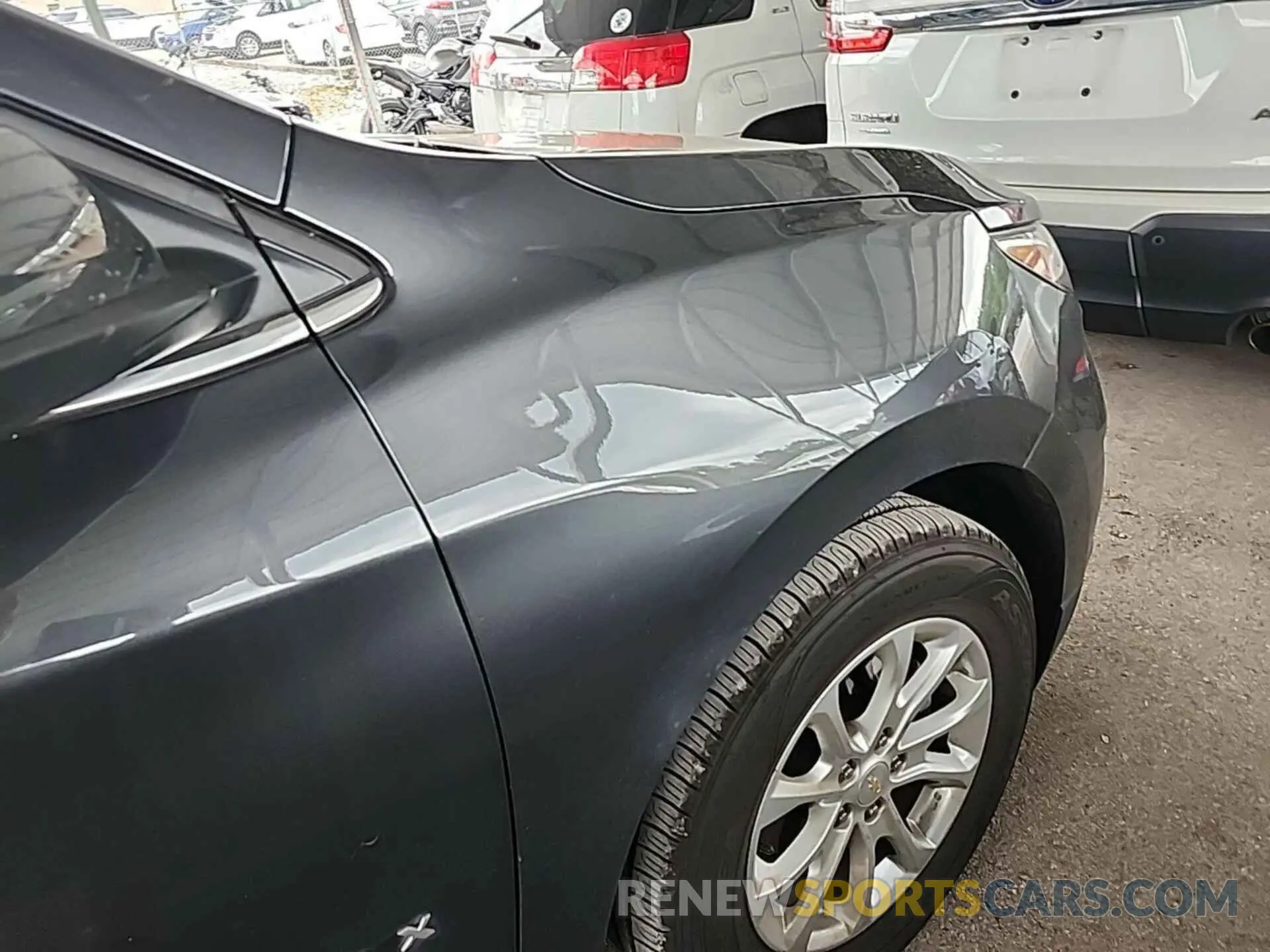 21 Photograph of a damaged car 2GNAXJEVXL6157774 CHEVROLET EQUINOX 2020
