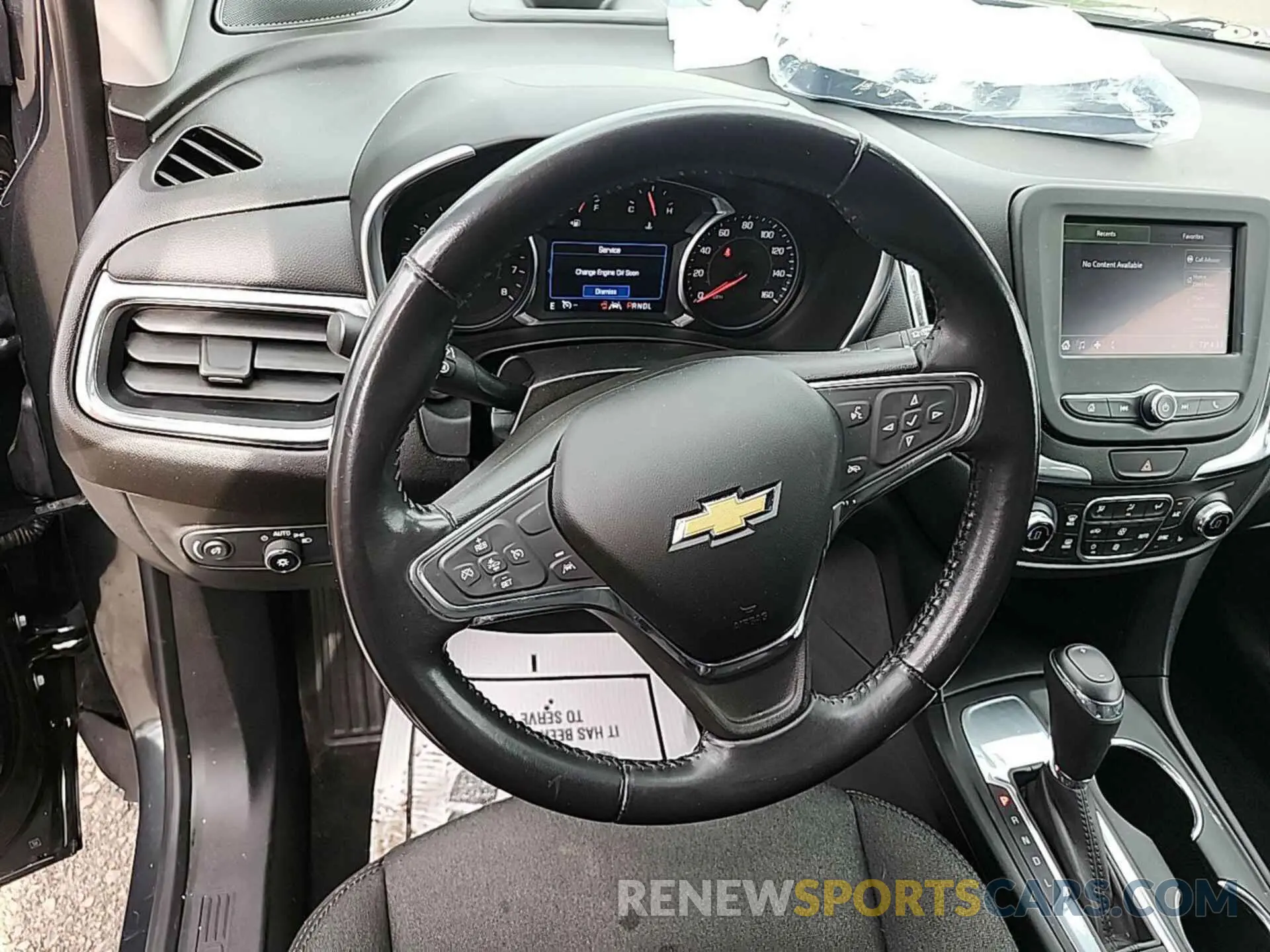 24 Photograph of a damaged car 2GNAXJEVXL6157774 CHEVROLET EQUINOX 2020