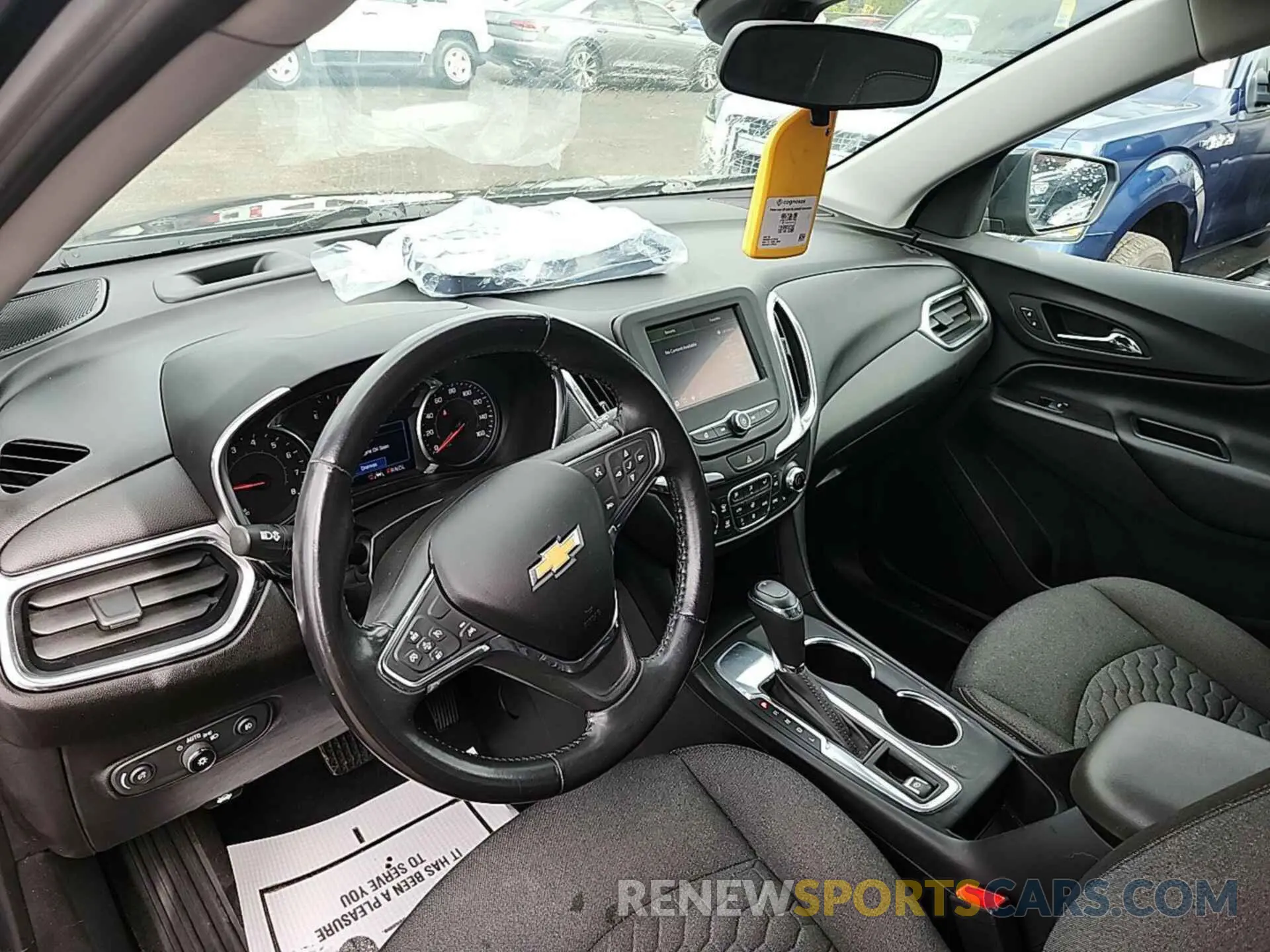 25 Photograph of a damaged car 2GNAXJEVXL6157774 CHEVROLET EQUINOX 2020