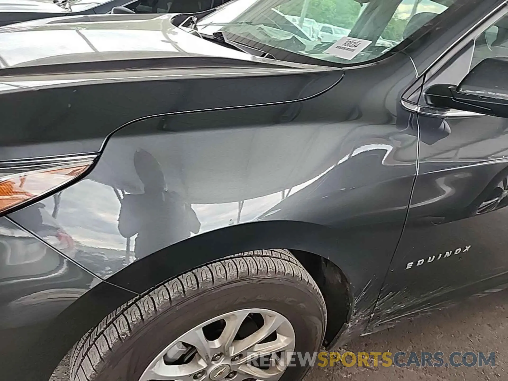 27 Photograph of a damaged car 2GNAXJEVXL6157774 CHEVROLET EQUINOX 2020