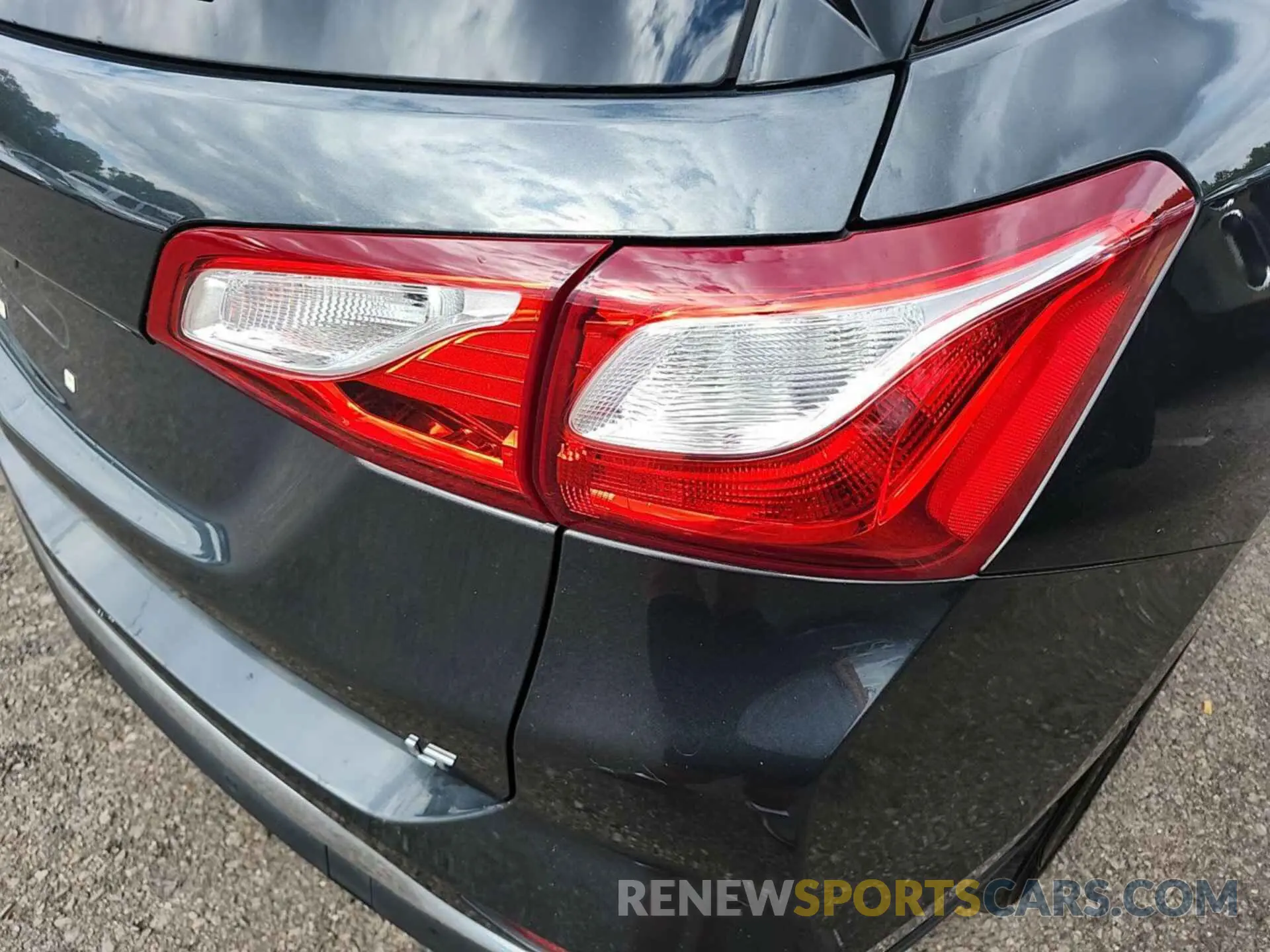 8 Photograph of a damaged car 2GNAXJEVXL6157774 CHEVROLET EQUINOX 2020