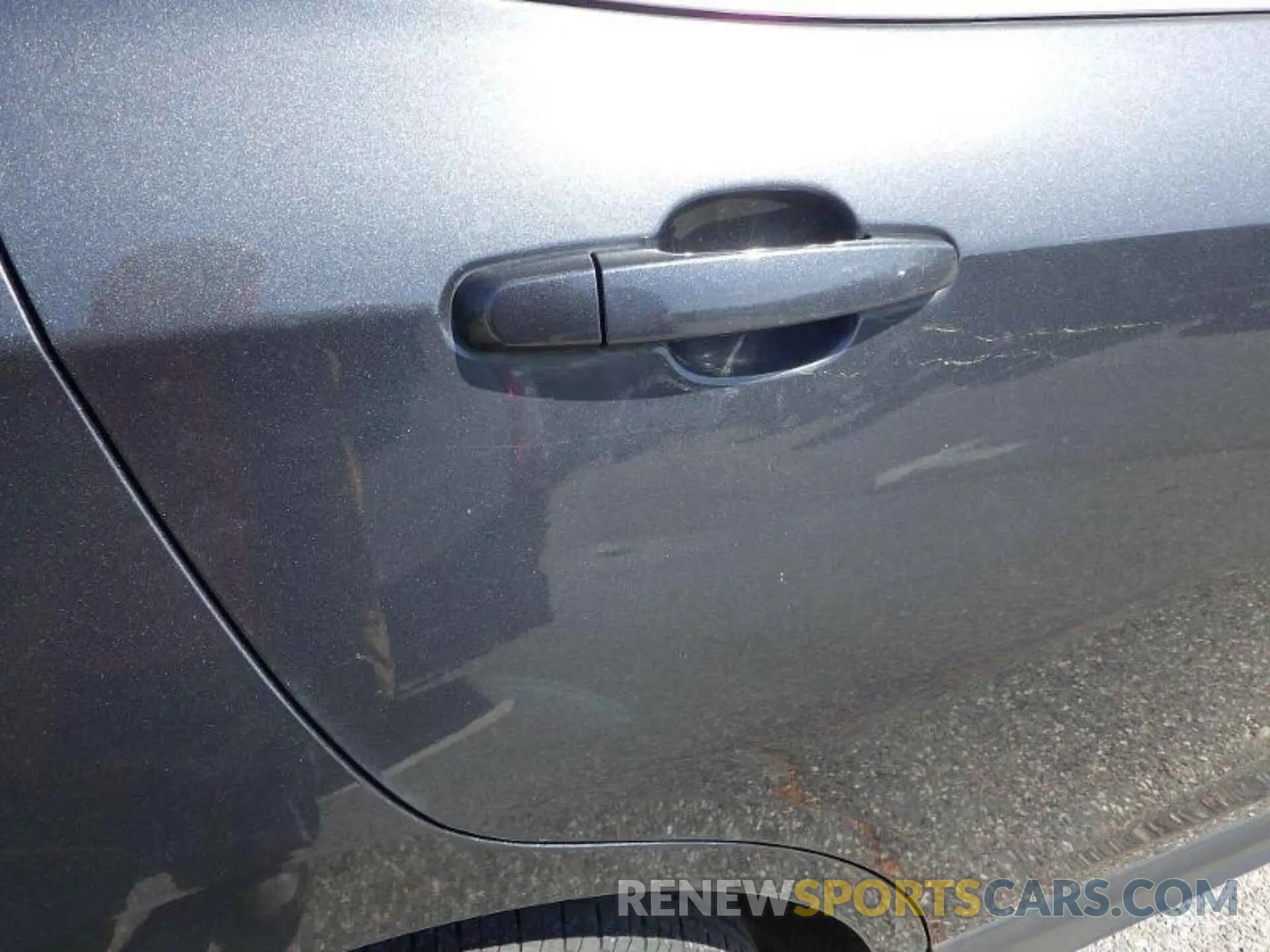 10 Photograph of a damaged car 2GNAXJEVXL6175076 CHEVROLET EQUINOX 2020