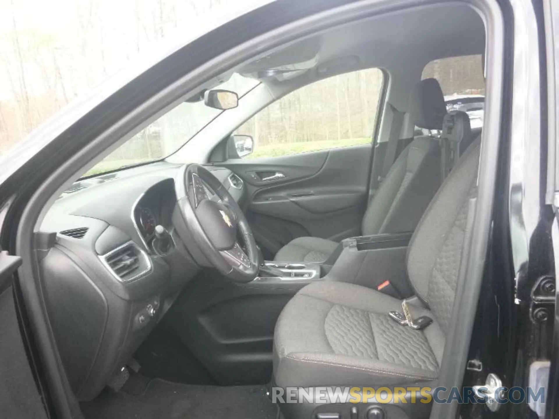 1 Photograph of a damaged car 2GNAXJEVXL6231226 CHEVROLET EQUINOX 2020
