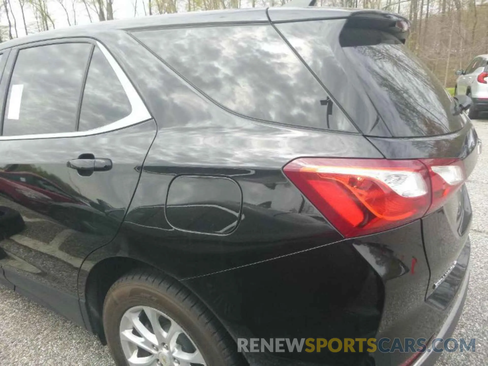 19 Photograph of a damaged car 2GNAXJEVXL6231226 CHEVROLET EQUINOX 2020