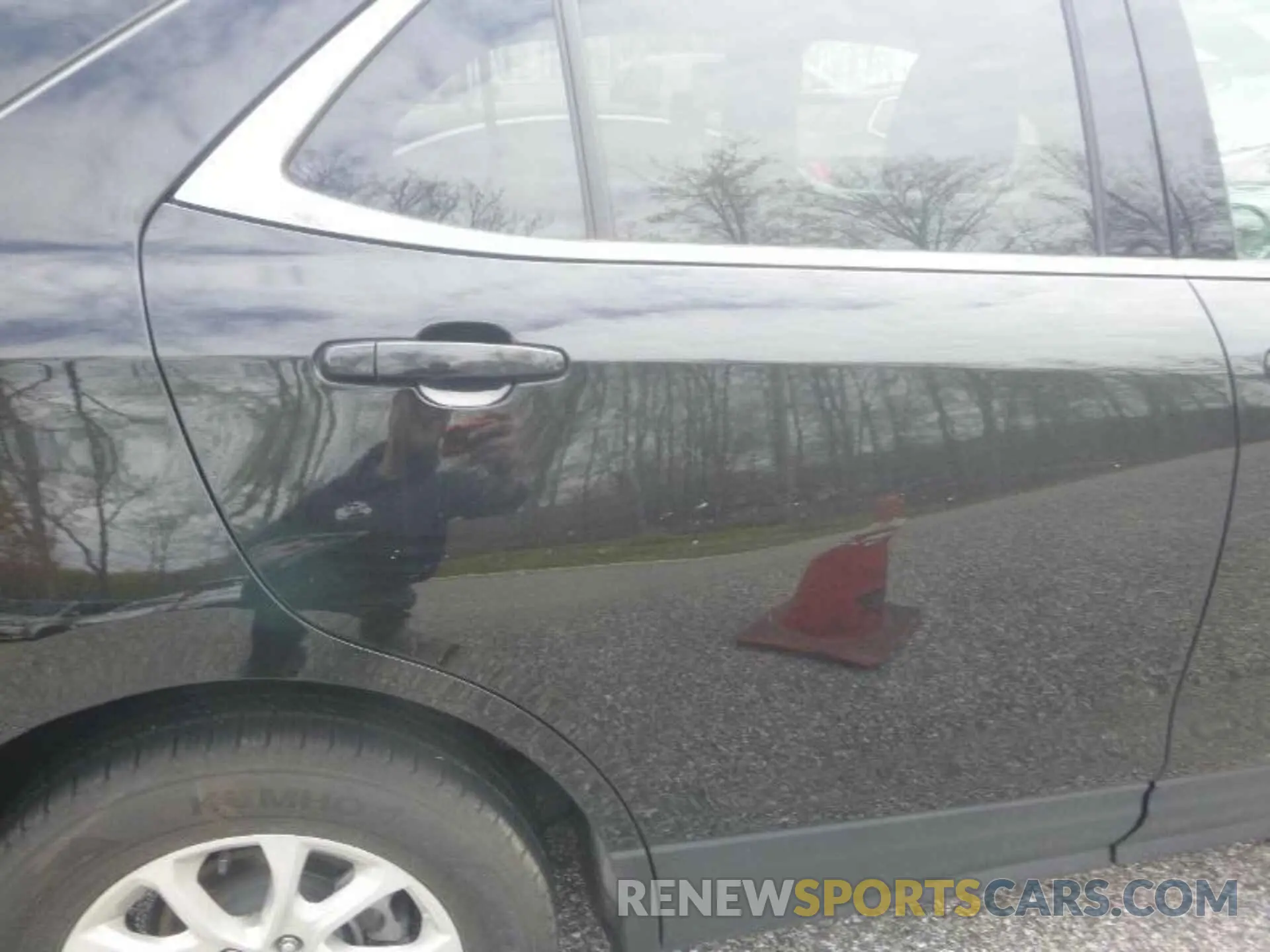7 Photograph of a damaged car 2GNAXJEVXL6231226 CHEVROLET EQUINOX 2020