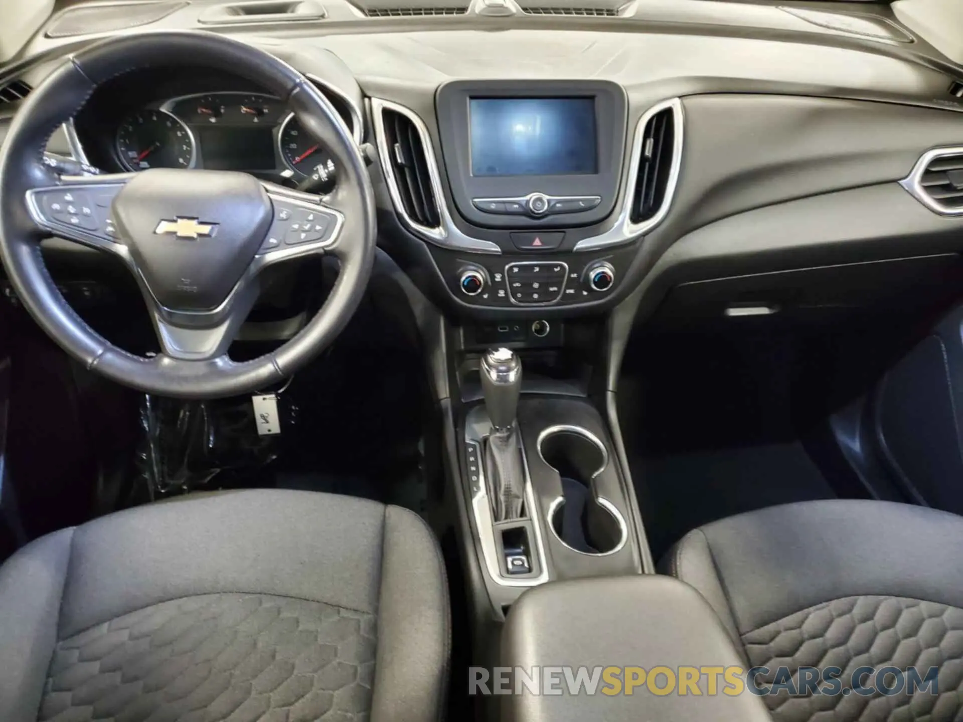 19 Photograph of a damaged car 2GNAXJEVXL6231873 CHEVROLET EQUINOX 2020