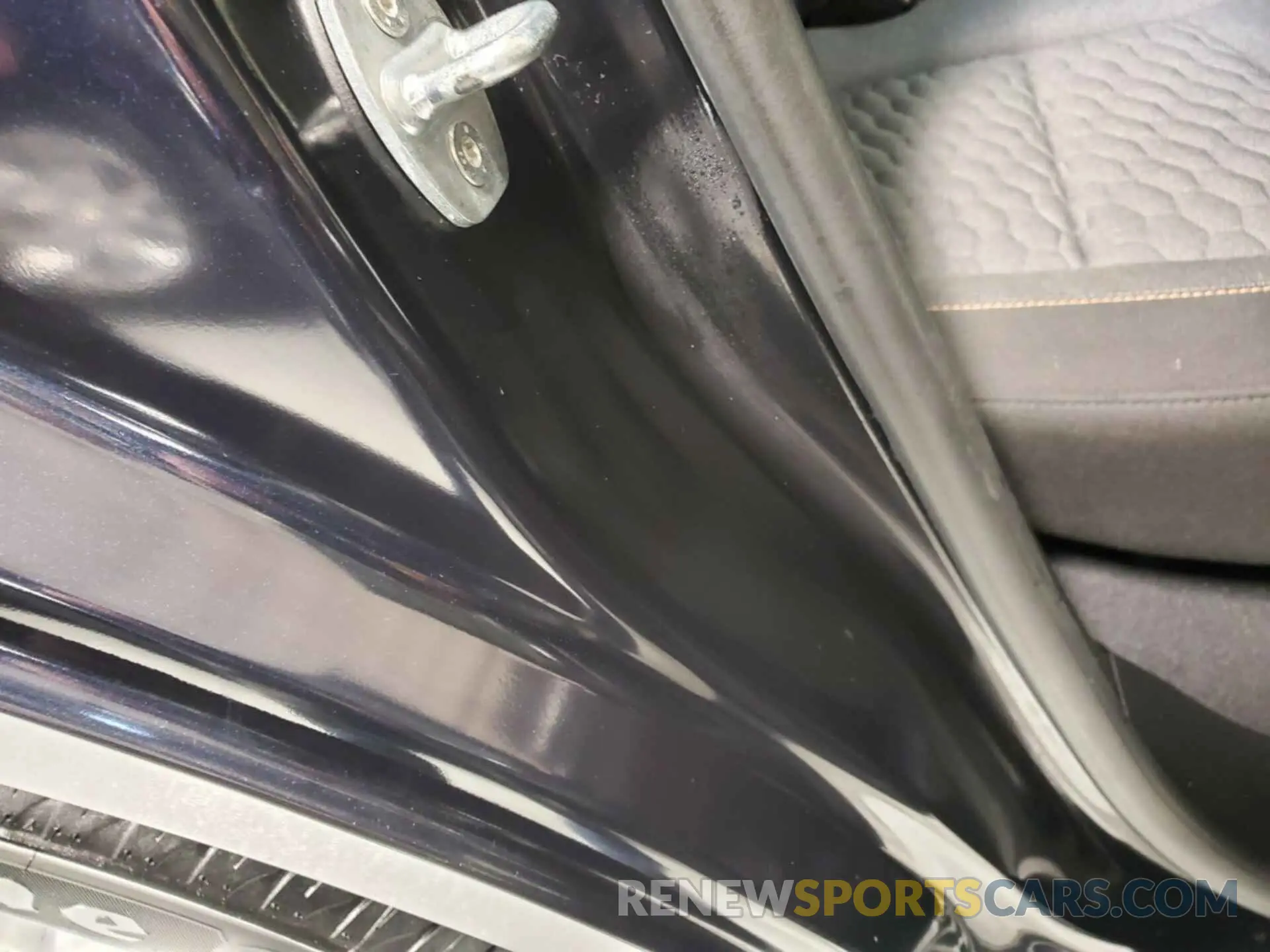27 Photograph of a damaged car 2GNAXJEVXL6231873 CHEVROLET EQUINOX 2020