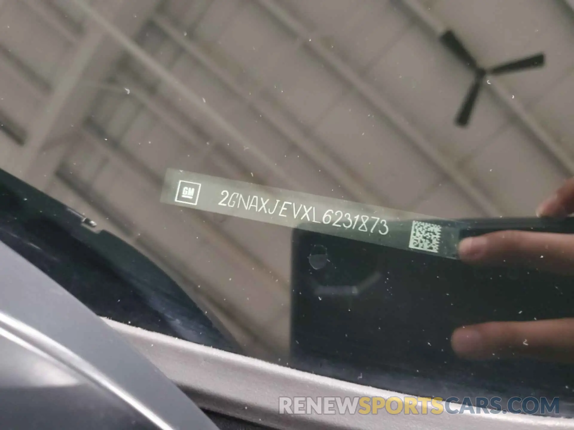 9 Photograph of a damaged car 2GNAXJEVXL6231873 CHEVROLET EQUINOX 2020