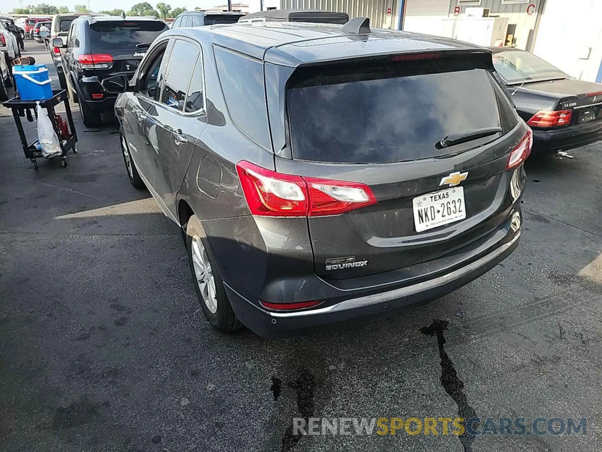 1 Photograph of a damaged car 2GNAXJEVXL6232943 CHEVROLET EQUINOX 2020