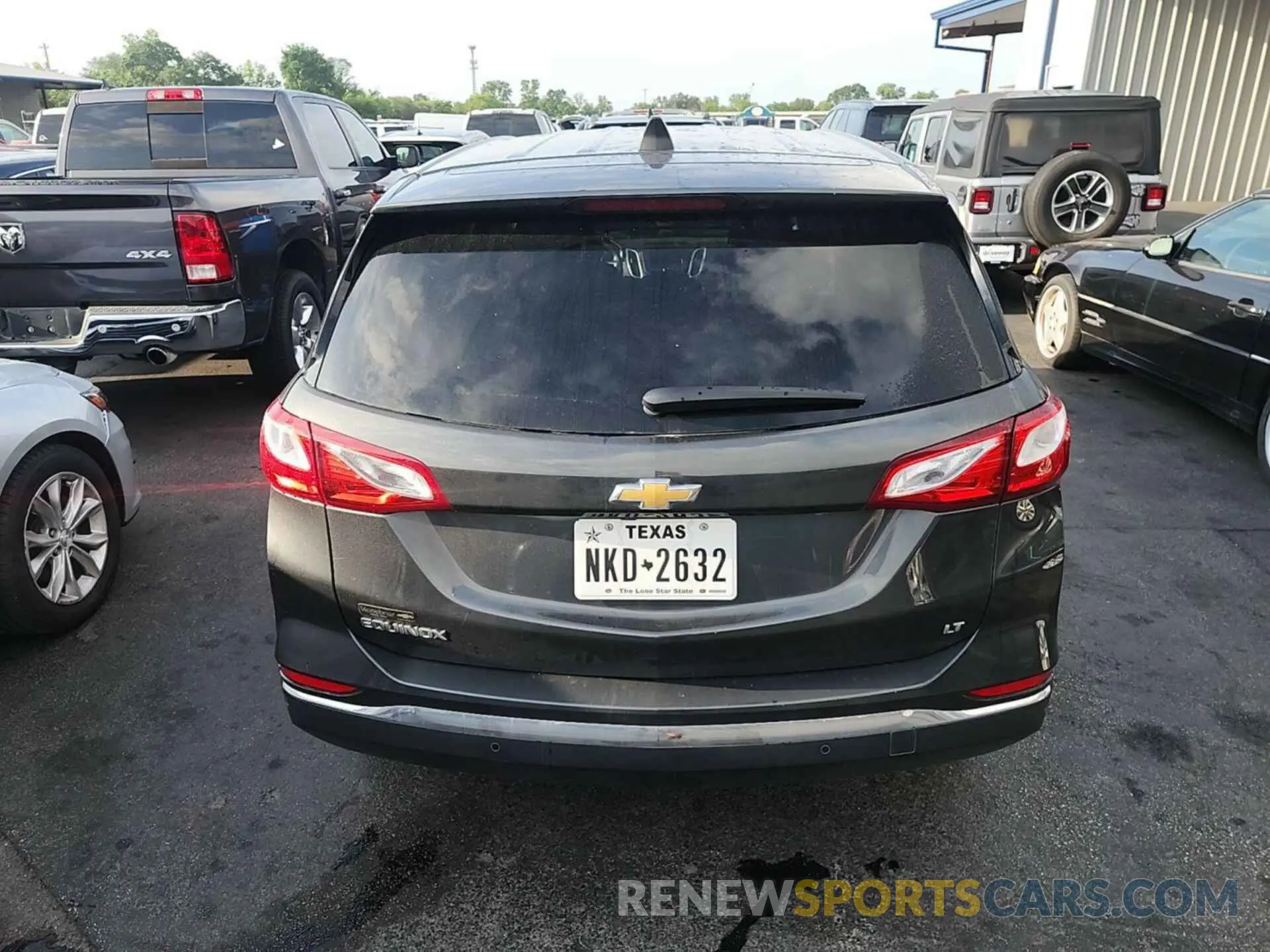 10 Photograph of a damaged car 2GNAXJEVXL6232943 CHEVROLET EQUINOX 2020