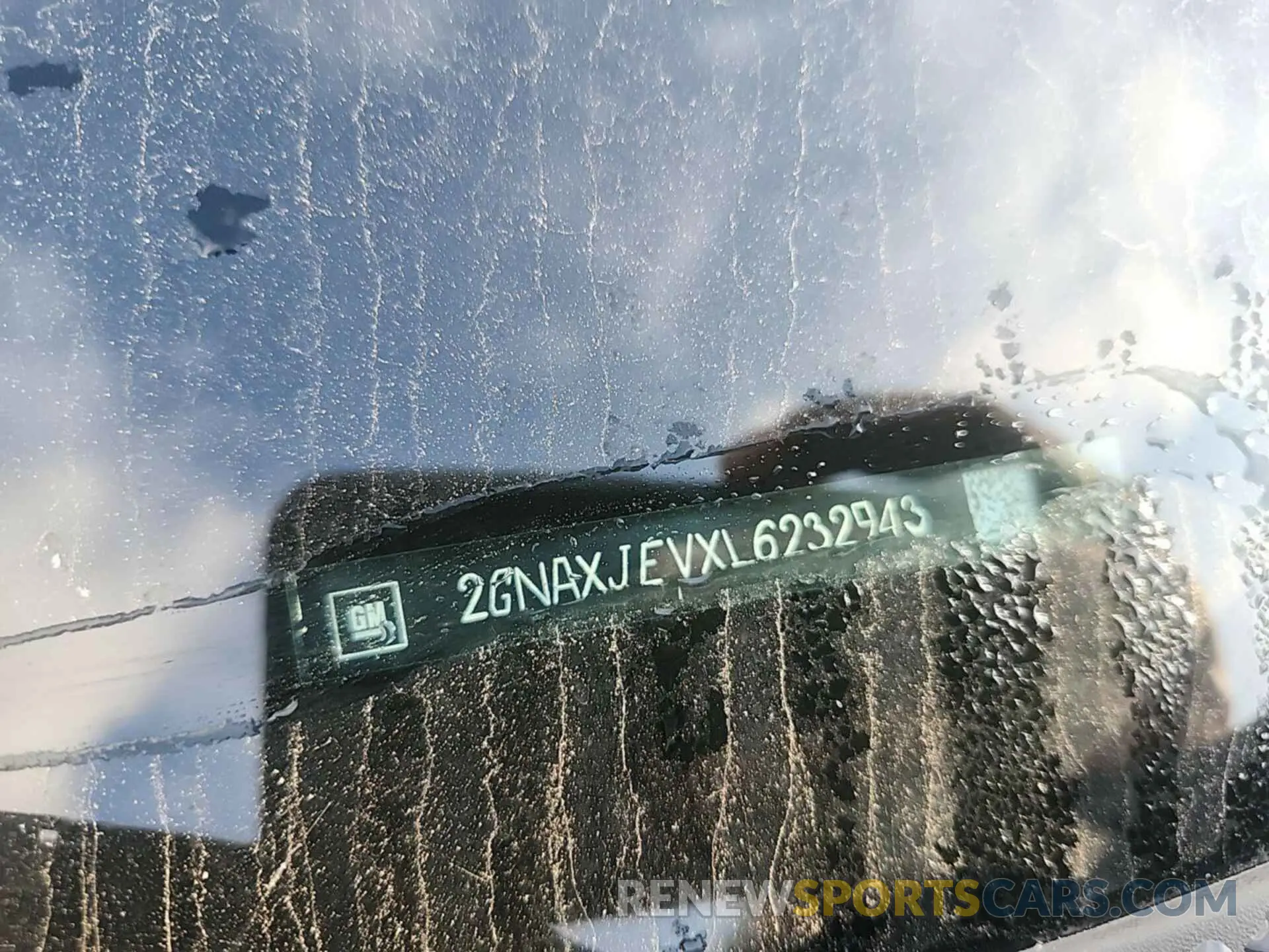 22 Photograph of a damaged car 2GNAXJEVXL6232943 CHEVROLET EQUINOX 2020
