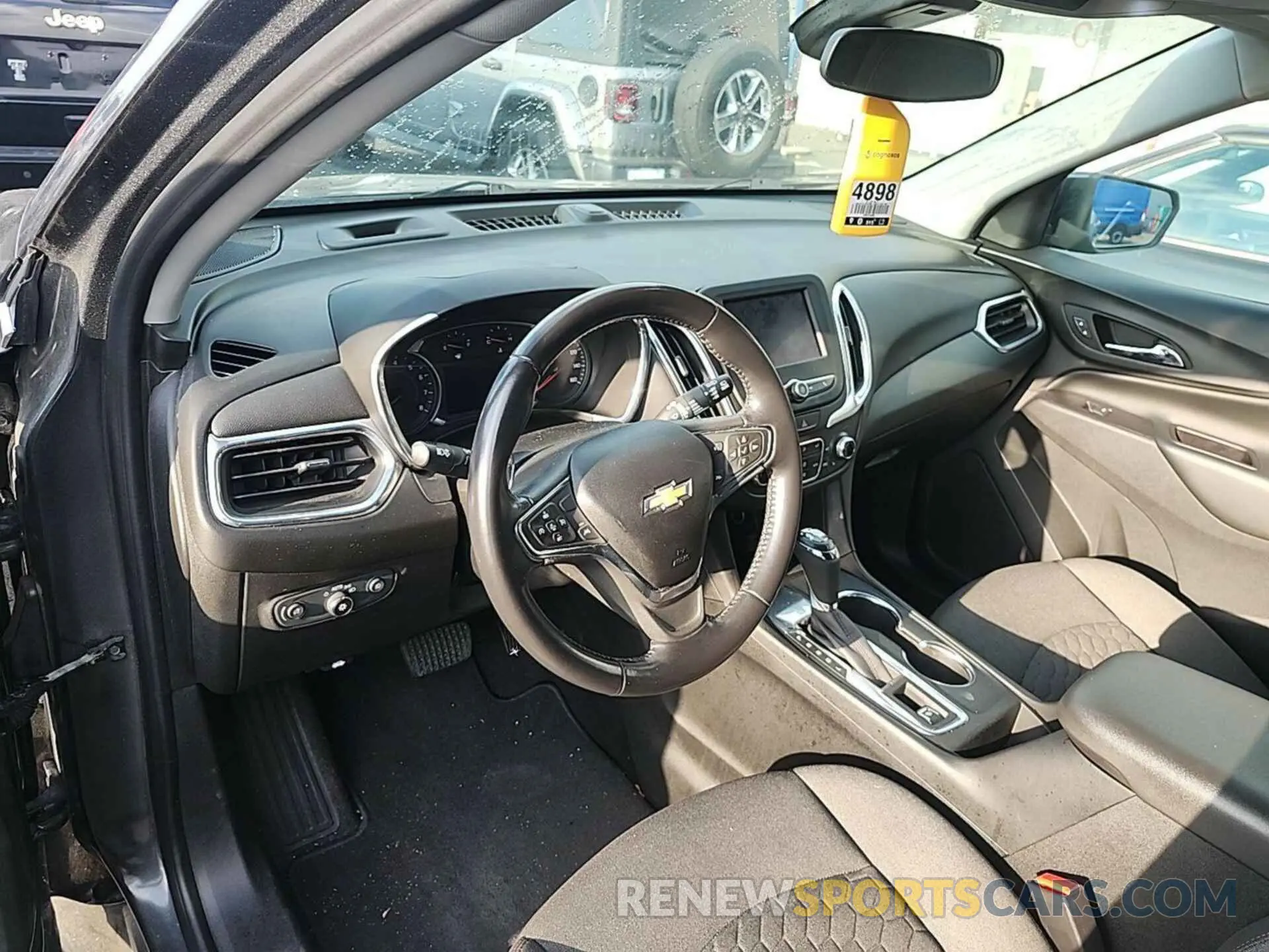 9 Photograph of a damaged car 2GNAXJEVXL6232943 CHEVROLET EQUINOX 2020