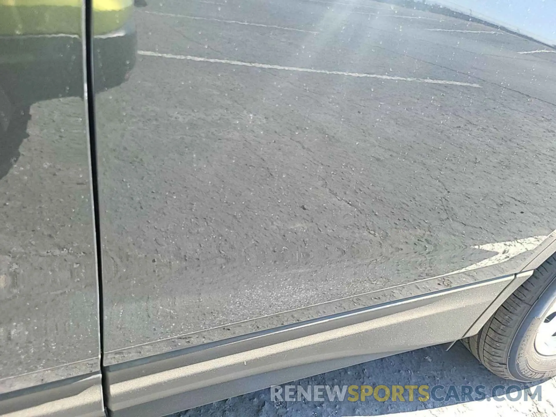 19 Photograph of a damaged car 2GNAXJEVXL6235406 CHEVROLET EQUINOX 2020
