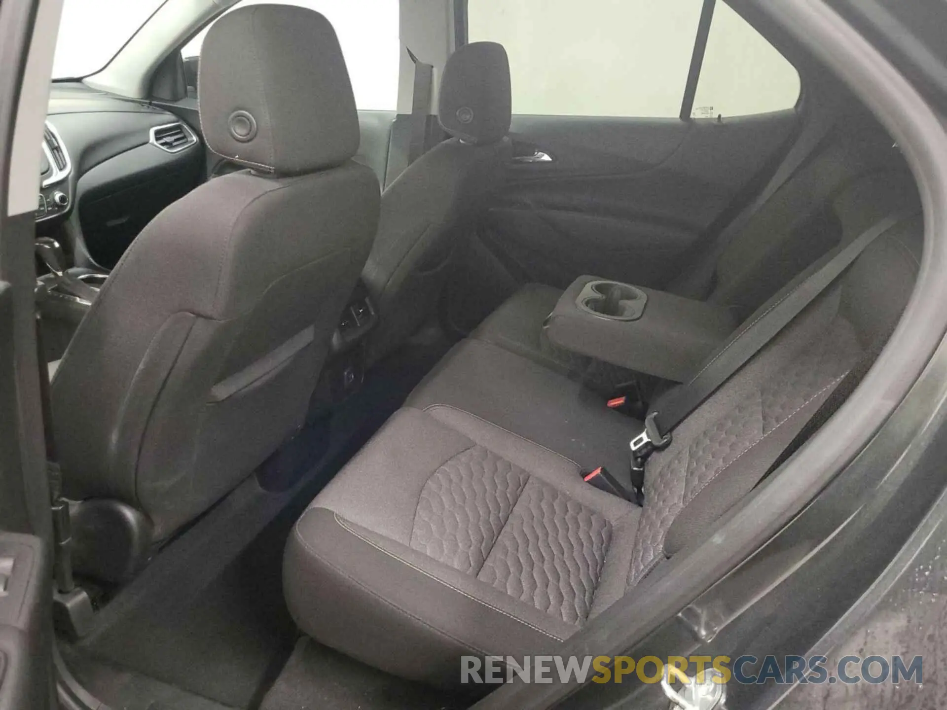 21 Photograph of a damaged car 2GNAXJEVXL6235406 CHEVROLET EQUINOX 2020