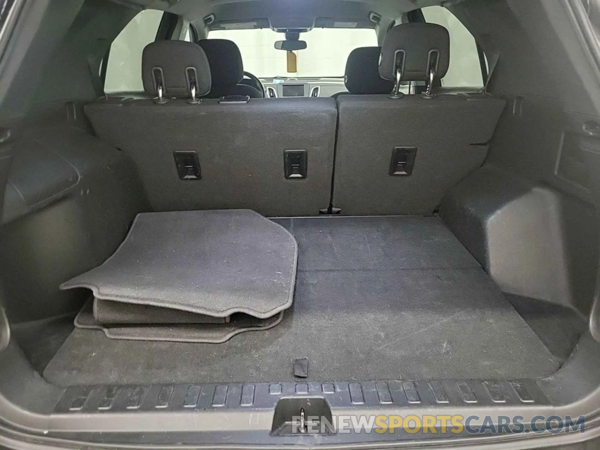 7 Photograph of a damaged car 2GNAXJEVXL6235406 CHEVROLET EQUINOX 2020