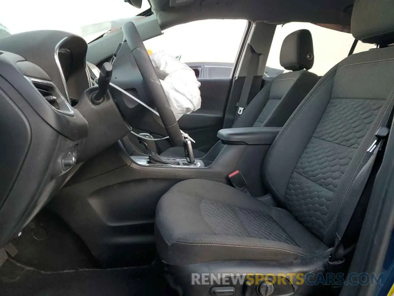 7 Photograph of a damaged car 2GNAXKEV0L6119122 CHEVROLET EQUINOX 2020