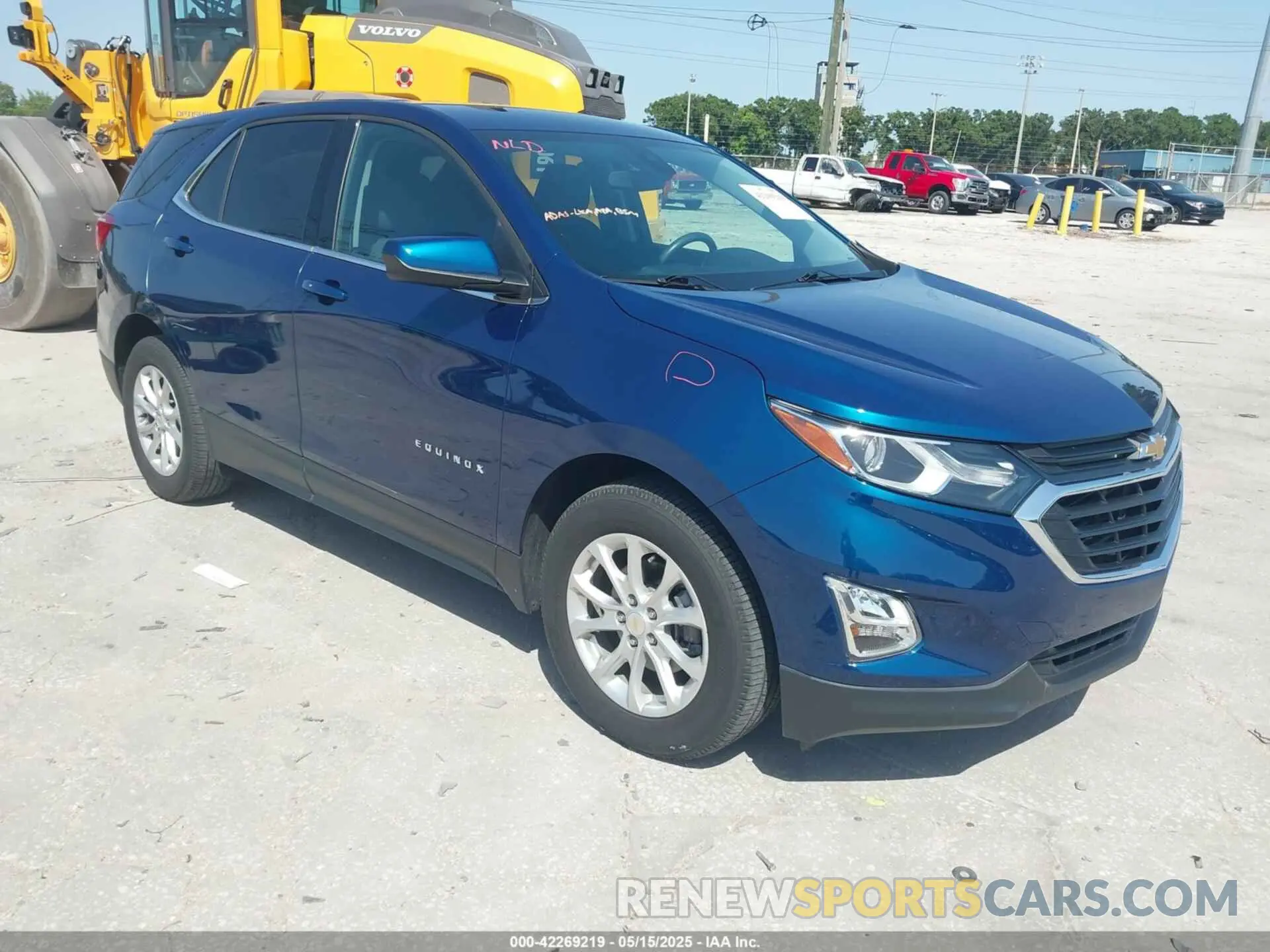 1 Photograph of a damaged car 2GNAXKEV0L6125258 CHEVROLET EQUINOX 2020