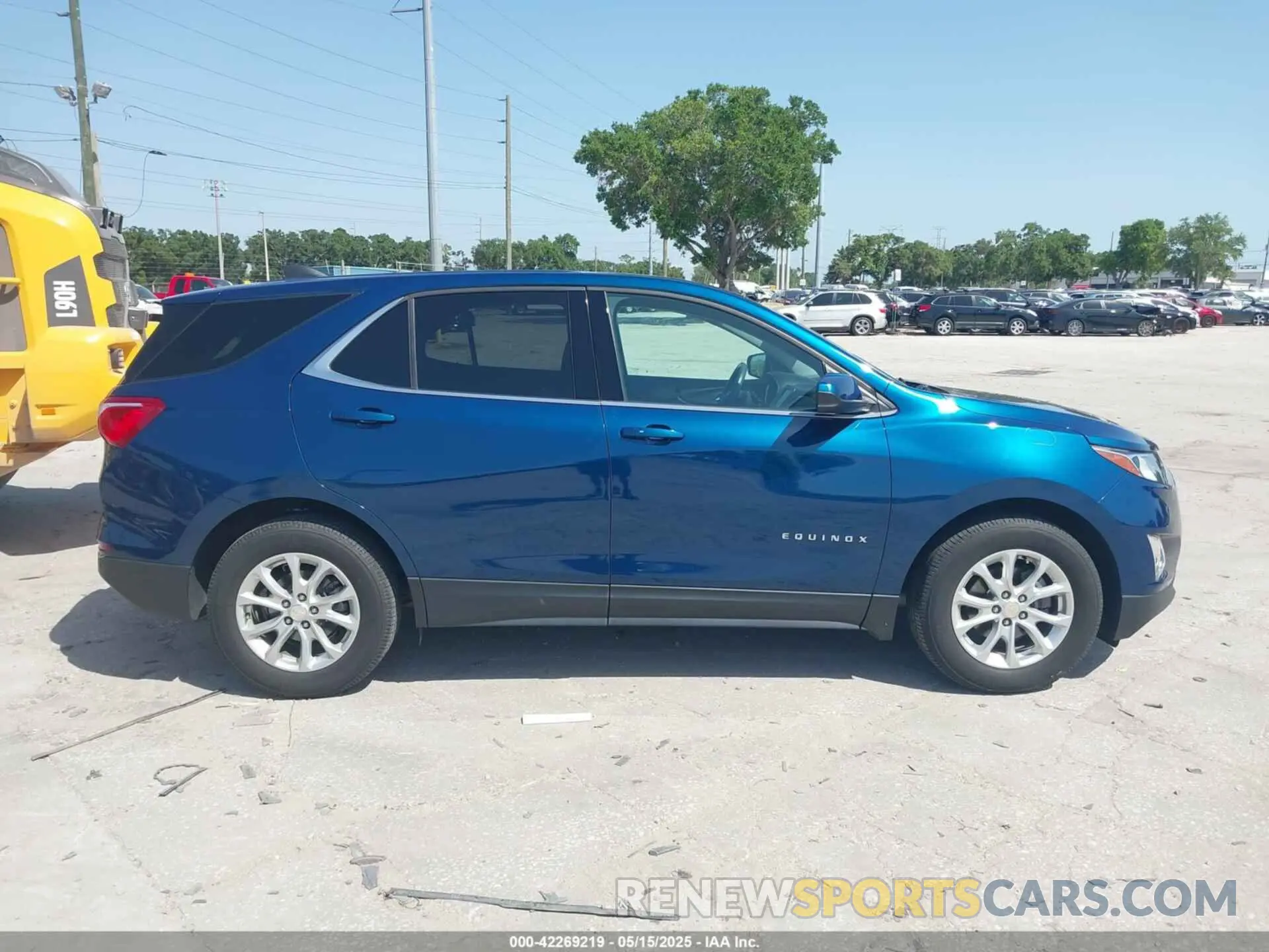 13 Photograph of a damaged car 2GNAXKEV0L6125258 CHEVROLET EQUINOX 2020