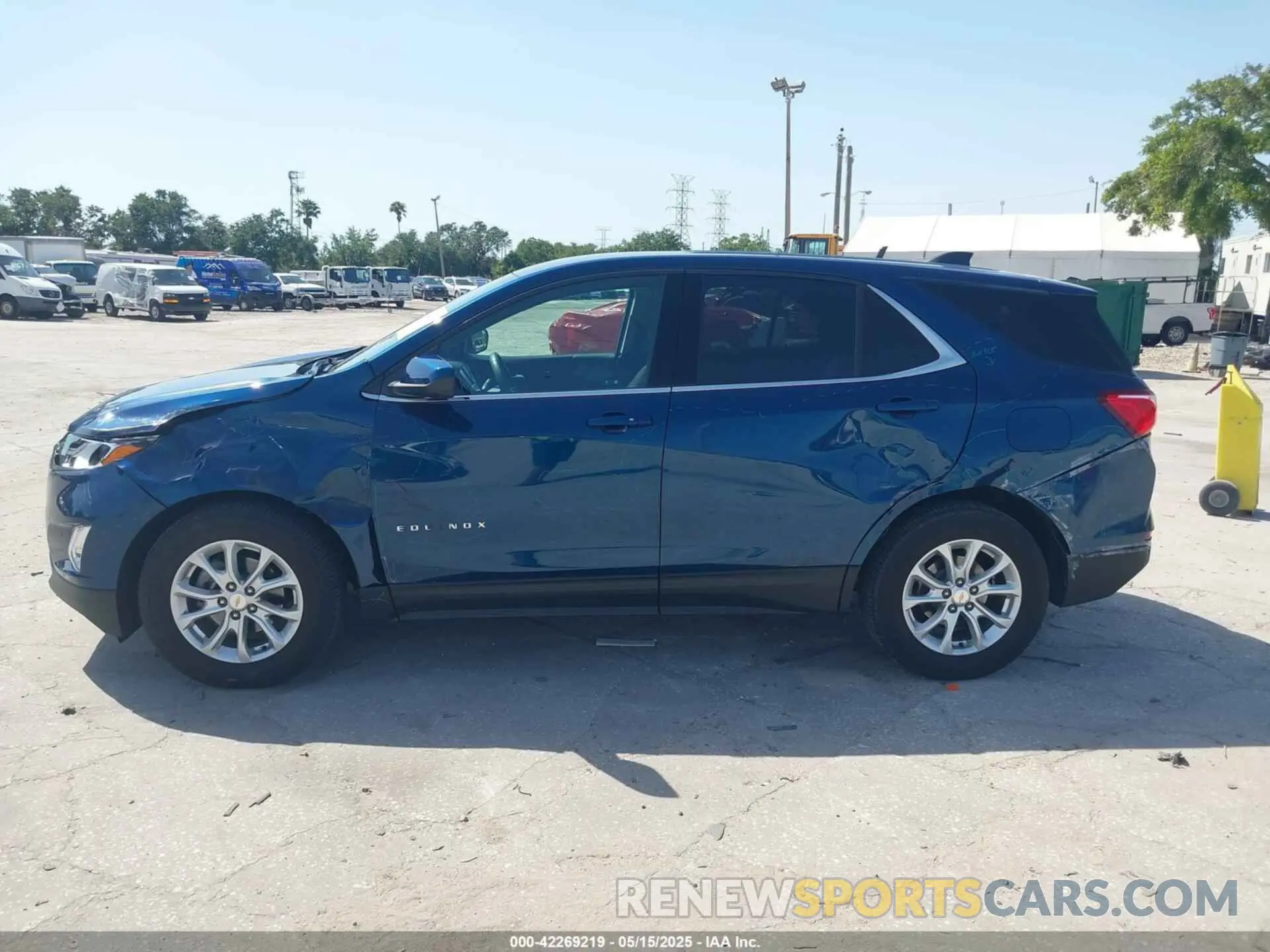 14 Photograph of a damaged car 2GNAXKEV0L6125258 CHEVROLET EQUINOX 2020