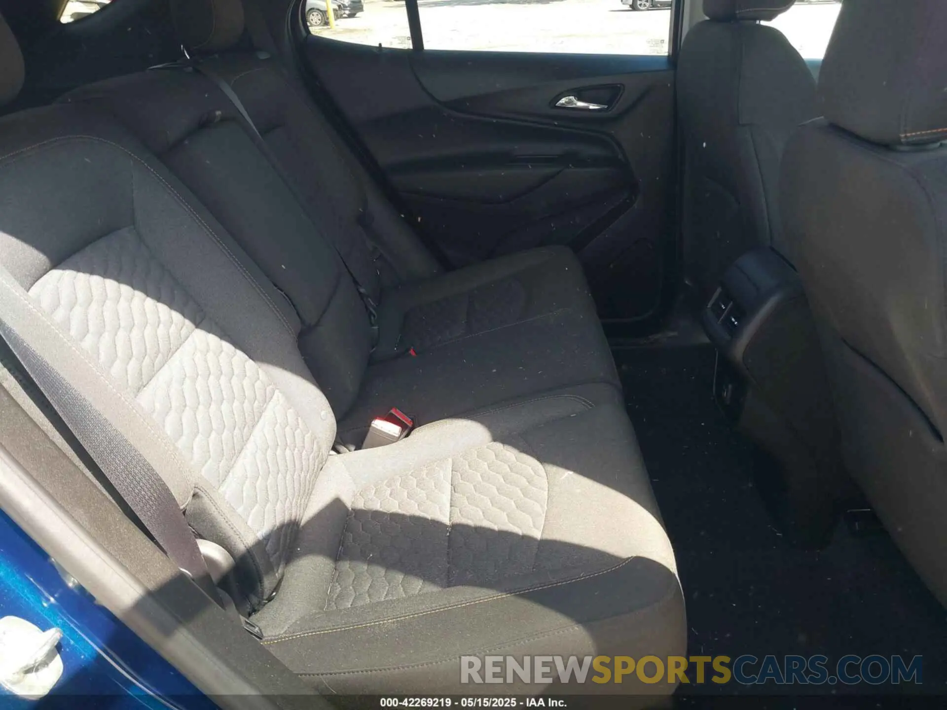 8 Photograph of a damaged car 2GNAXKEV0L6125258 CHEVROLET EQUINOX 2020