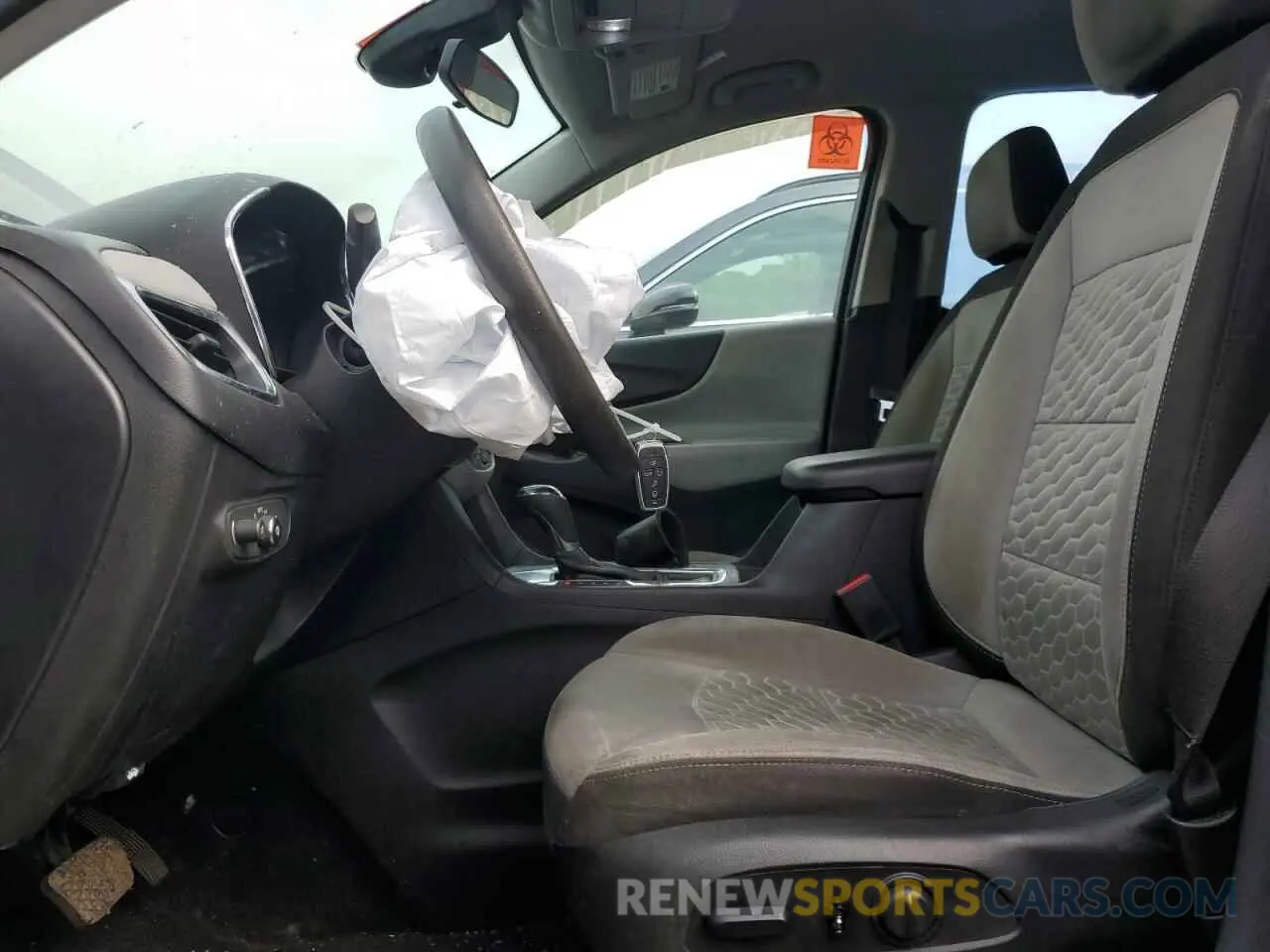 7 Photograph of a damaged car 2GNAXKEV0L6138916 CHEVROLET EQUINOX 2020