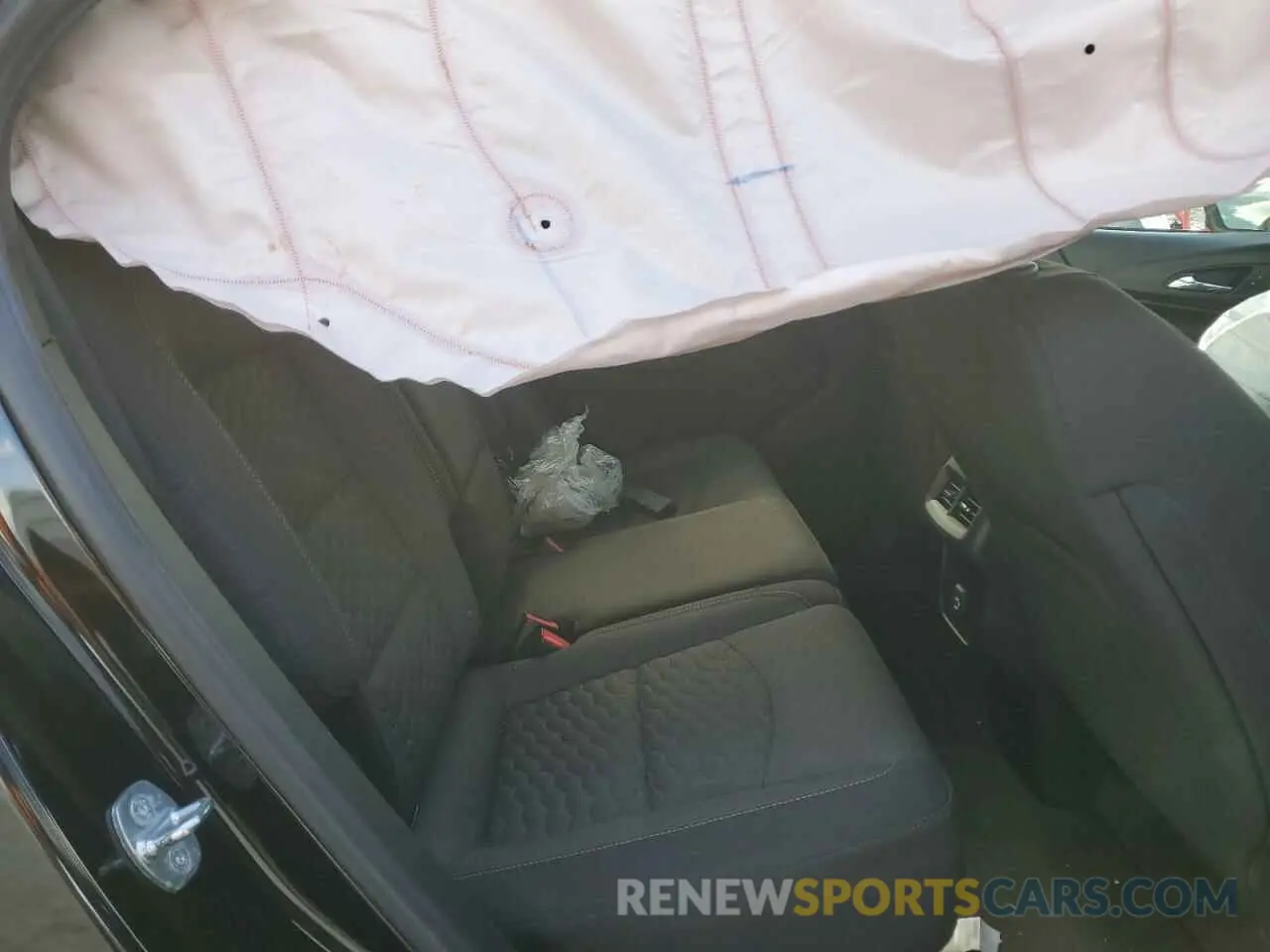 12 Photograph of a damaged car 2GNAXKEV0L6182060 CHEVROLET EQUINOX 2020