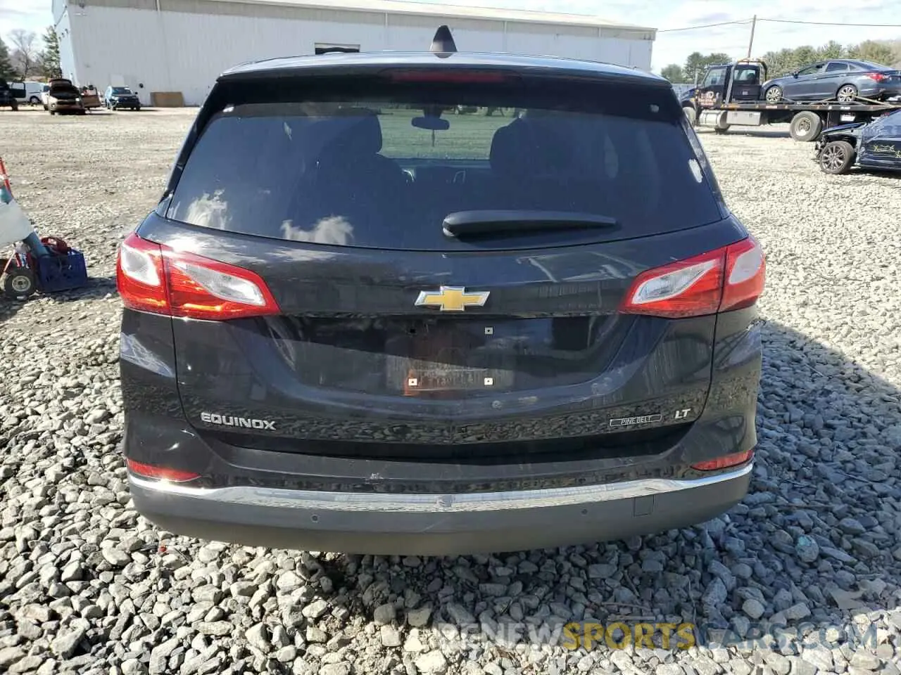 6 Photograph of a damaged car 2GNAXKEV0L6182060 CHEVROLET EQUINOX 2020