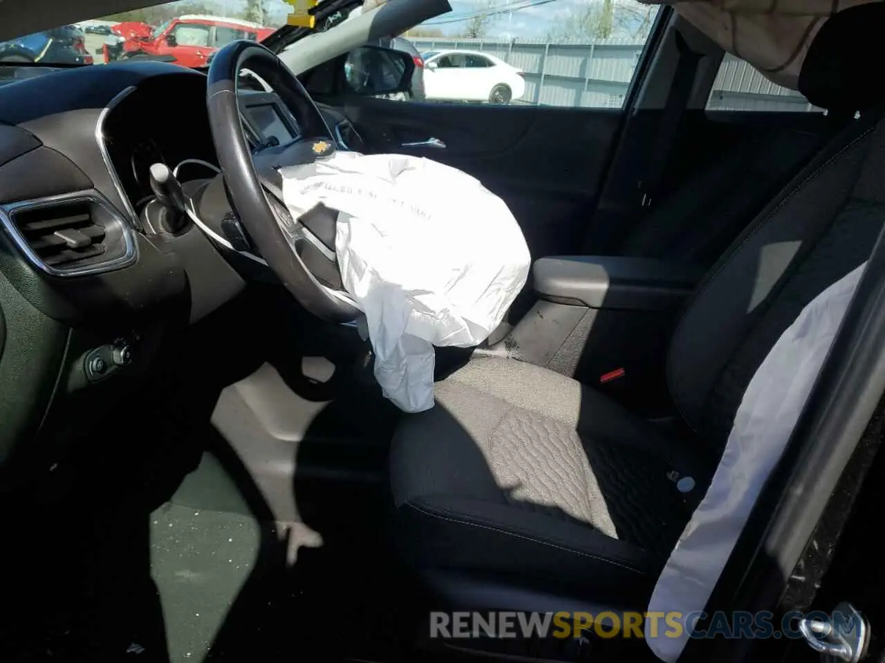 7 Photograph of a damaged car 2GNAXKEV0L6182060 CHEVROLET EQUINOX 2020