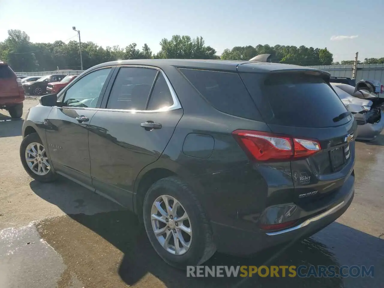 2 Photograph of a damaged car 2GNAXKEV0L6193625 CHEVROLET EQUINOX 2020
