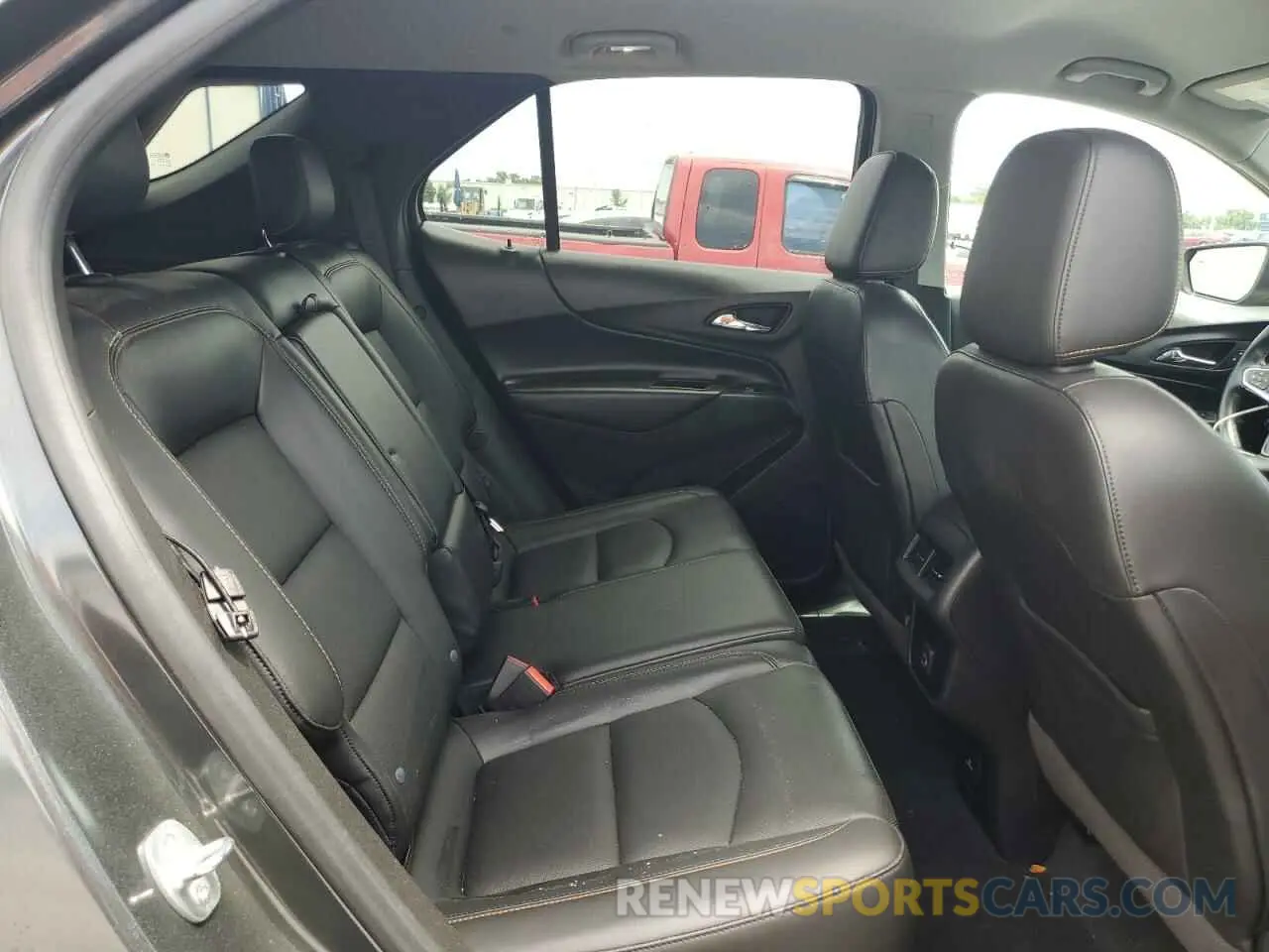 11 Photograph of a damaged car 2GNAXKEV0L6218586 CHEVROLET EQUINOX 2020