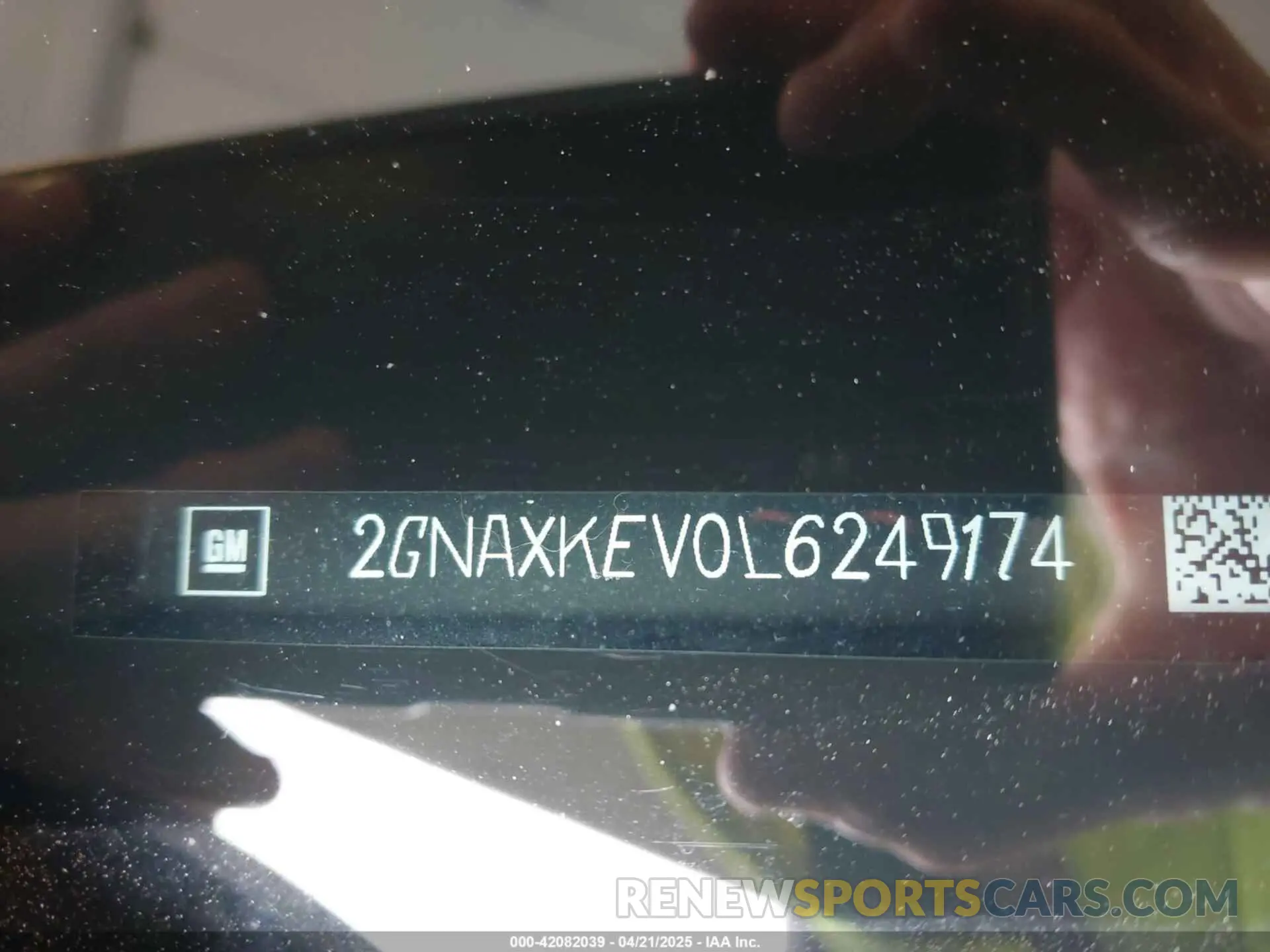 9 Photograph of a damaged car 2GNAXKEV0L6249174 CHEVROLET EQUINOX 2020
