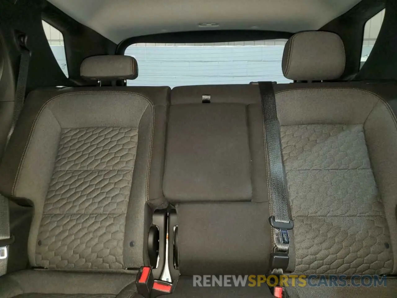 10 Photograph of a damaged car 2GNAXKEV0L6277041 CHEVROLET EQUINOX 2020
