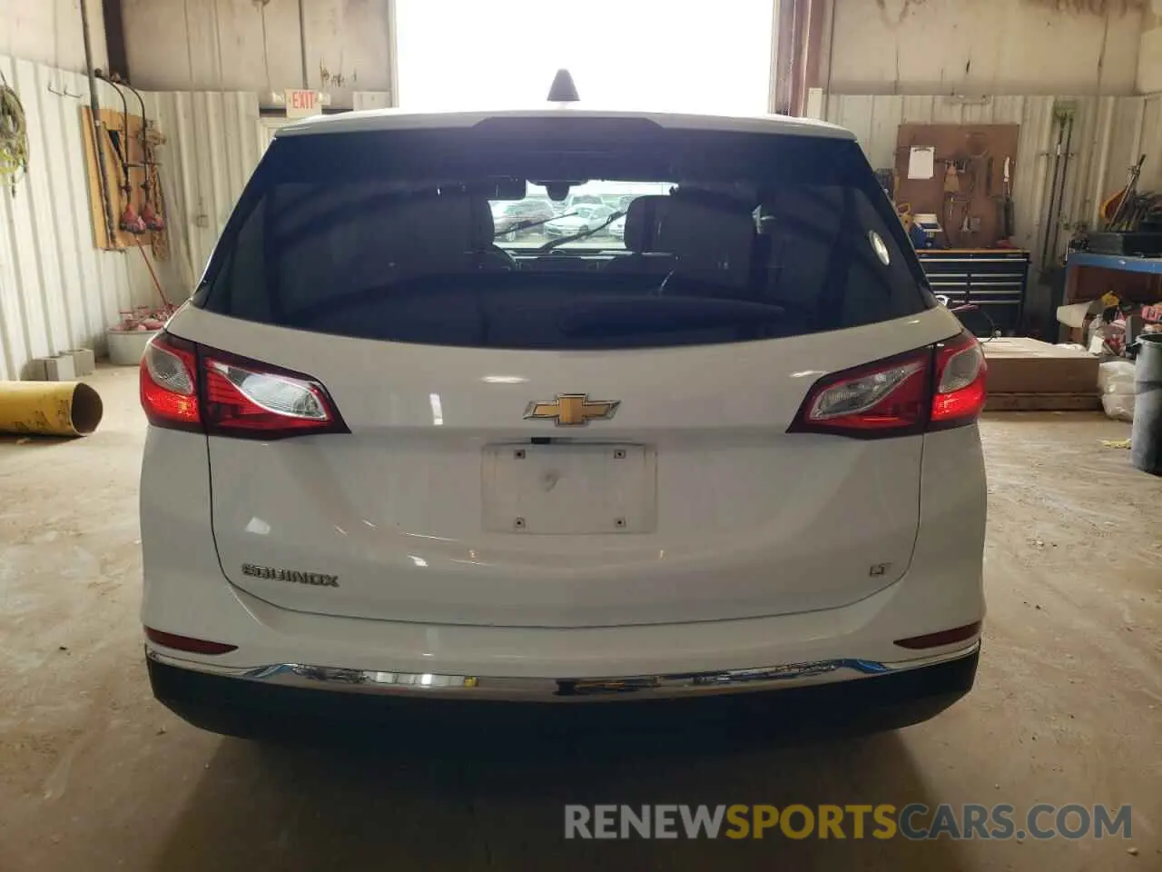6 Photograph of a damaged car 2GNAXKEV1L6120988 CHEVROLET EQUINOX 2020