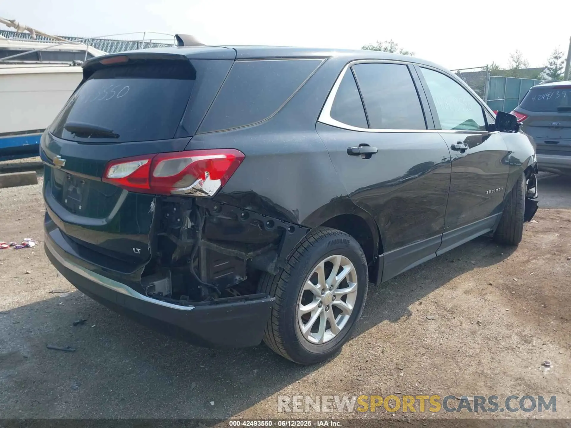 4 Photograph of a damaged car 2GNAXKEV1L6203482 CHEVROLET EQUINOX 2020
