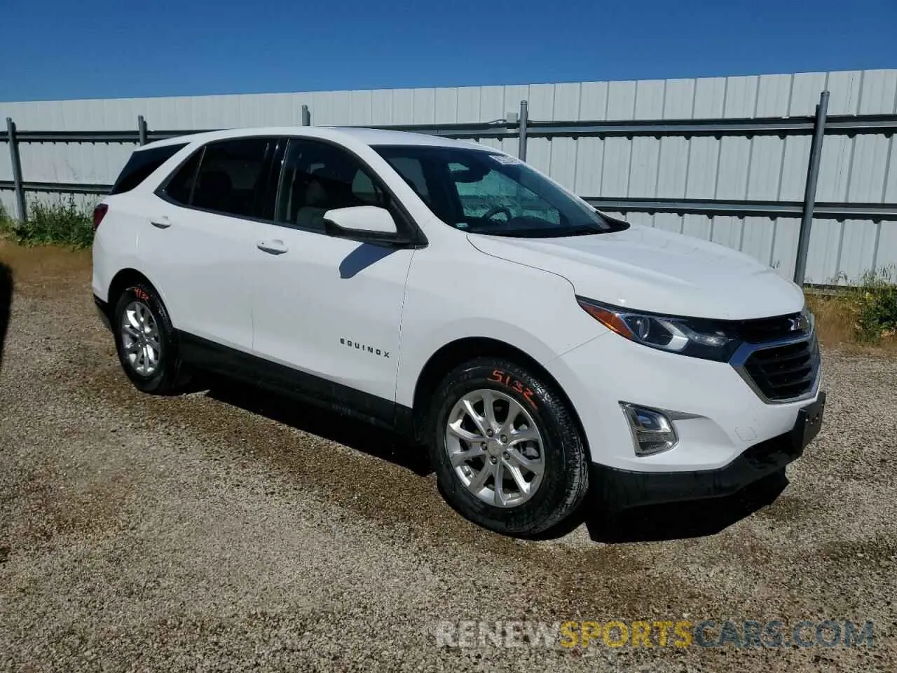 4 Photograph of a damaged car 2GNAXKEV1L6211405 CHEVROLET EQUINOX 2020