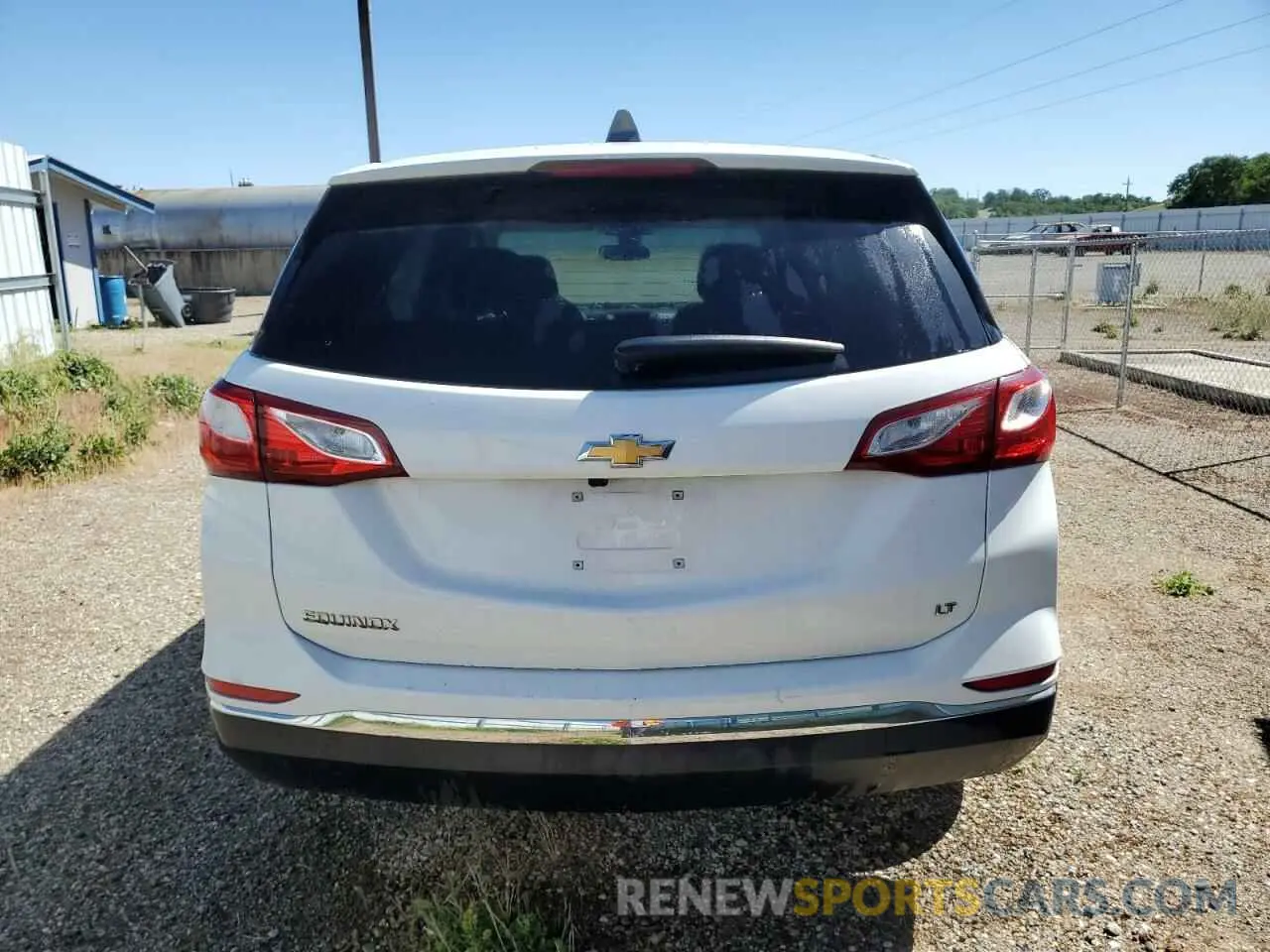6 Photograph of a damaged car 2GNAXKEV1L6211405 CHEVROLET EQUINOX 2020