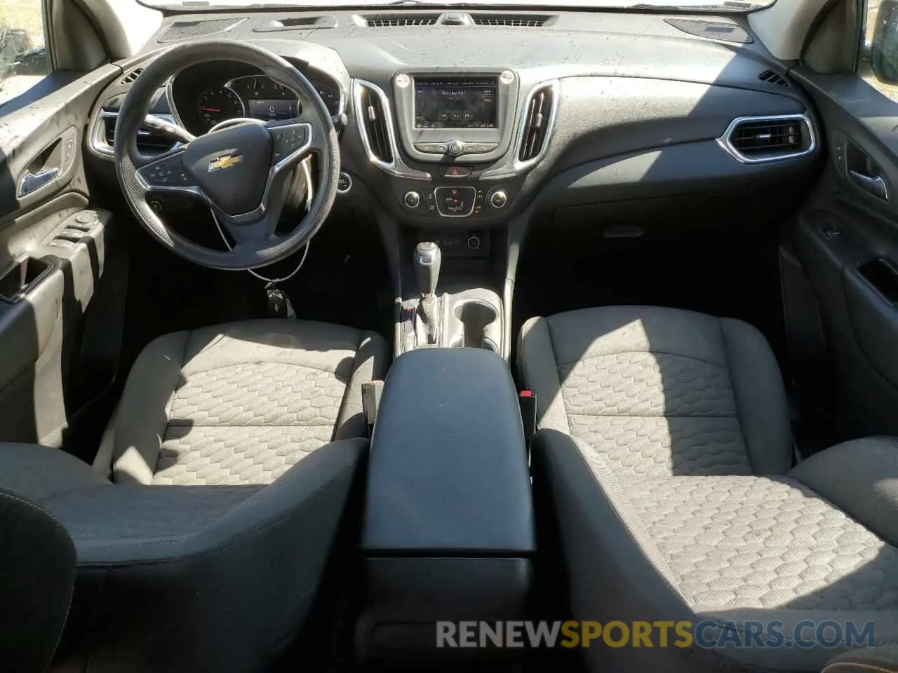 8 Photograph of a damaged car 2GNAXKEV1L6211405 CHEVROLET EQUINOX 2020