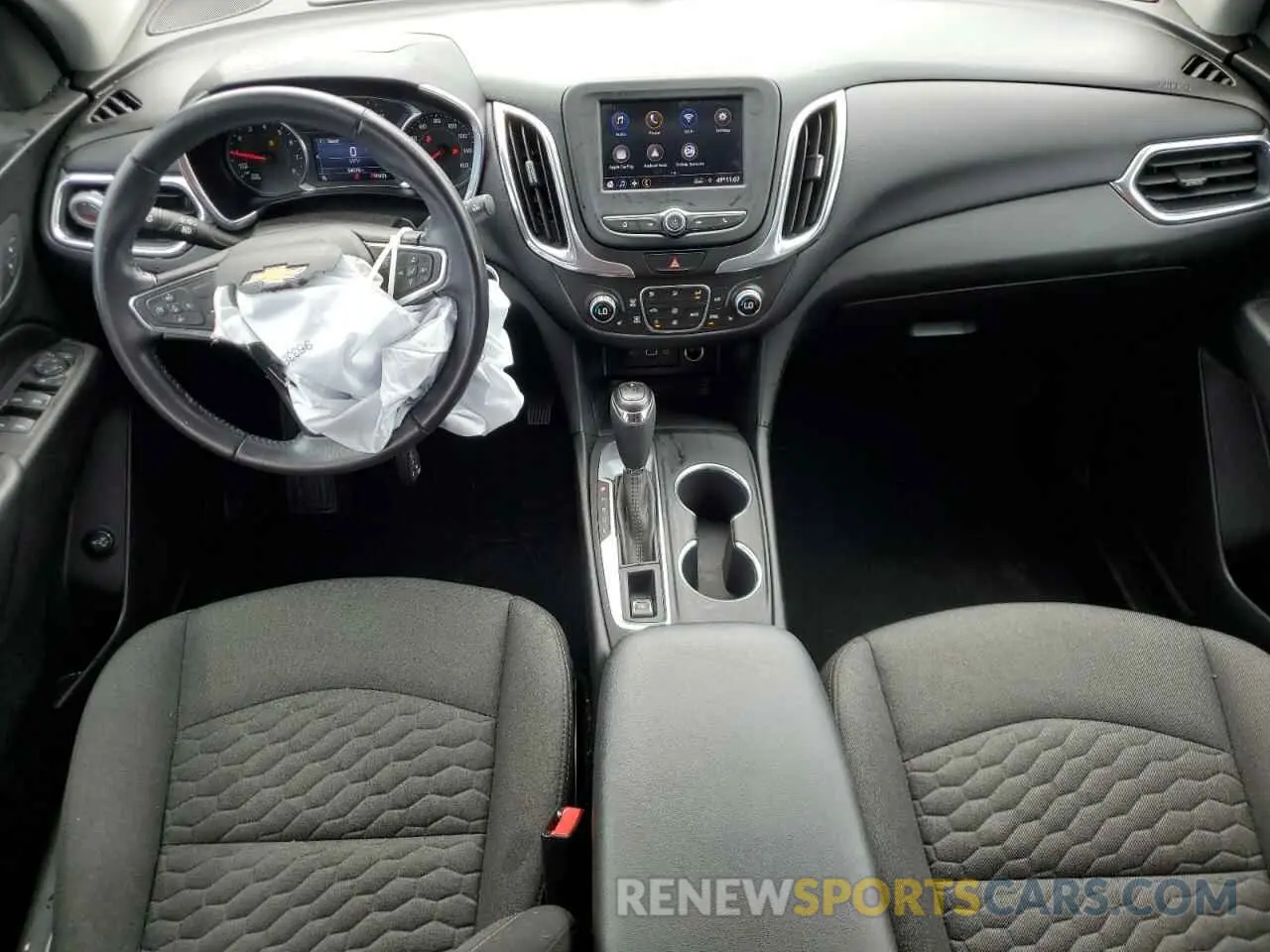 8 Photograph of a damaged car 2GNAXKEV1L6229886 CHEVROLET EQUINOX 2020