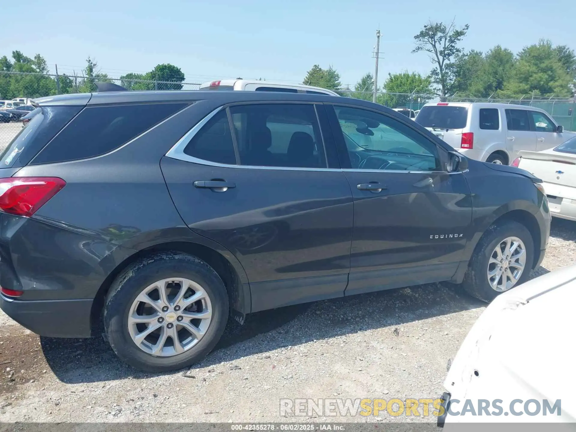 12 Photograph of a damaged car 2GNAXKEV1L6236885 CHEVROLET EQUINOX 2020