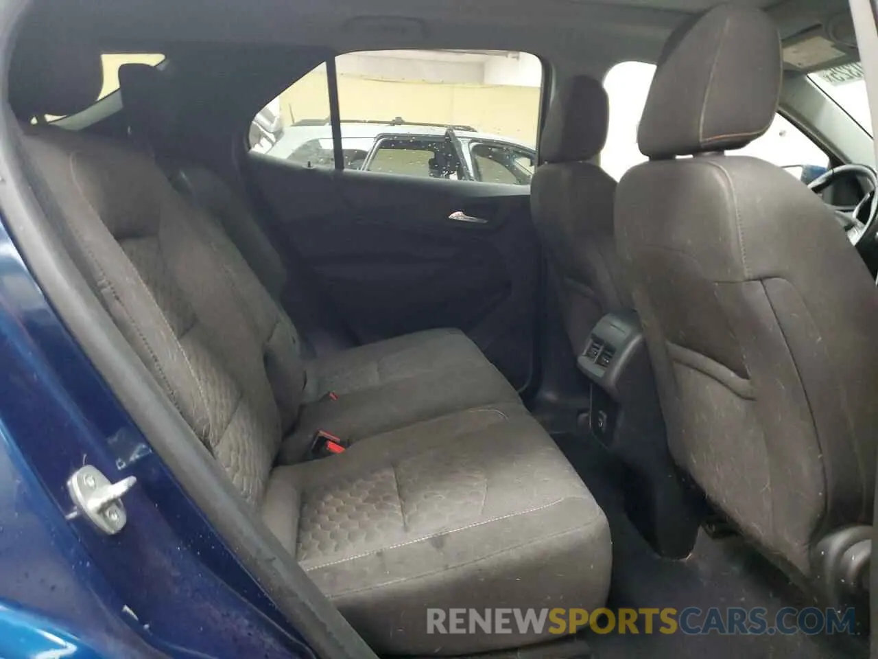 11 Photograph of a damaged car 2GNAXKEV2L6114567 CHEVROLET EQUINOX 2020
