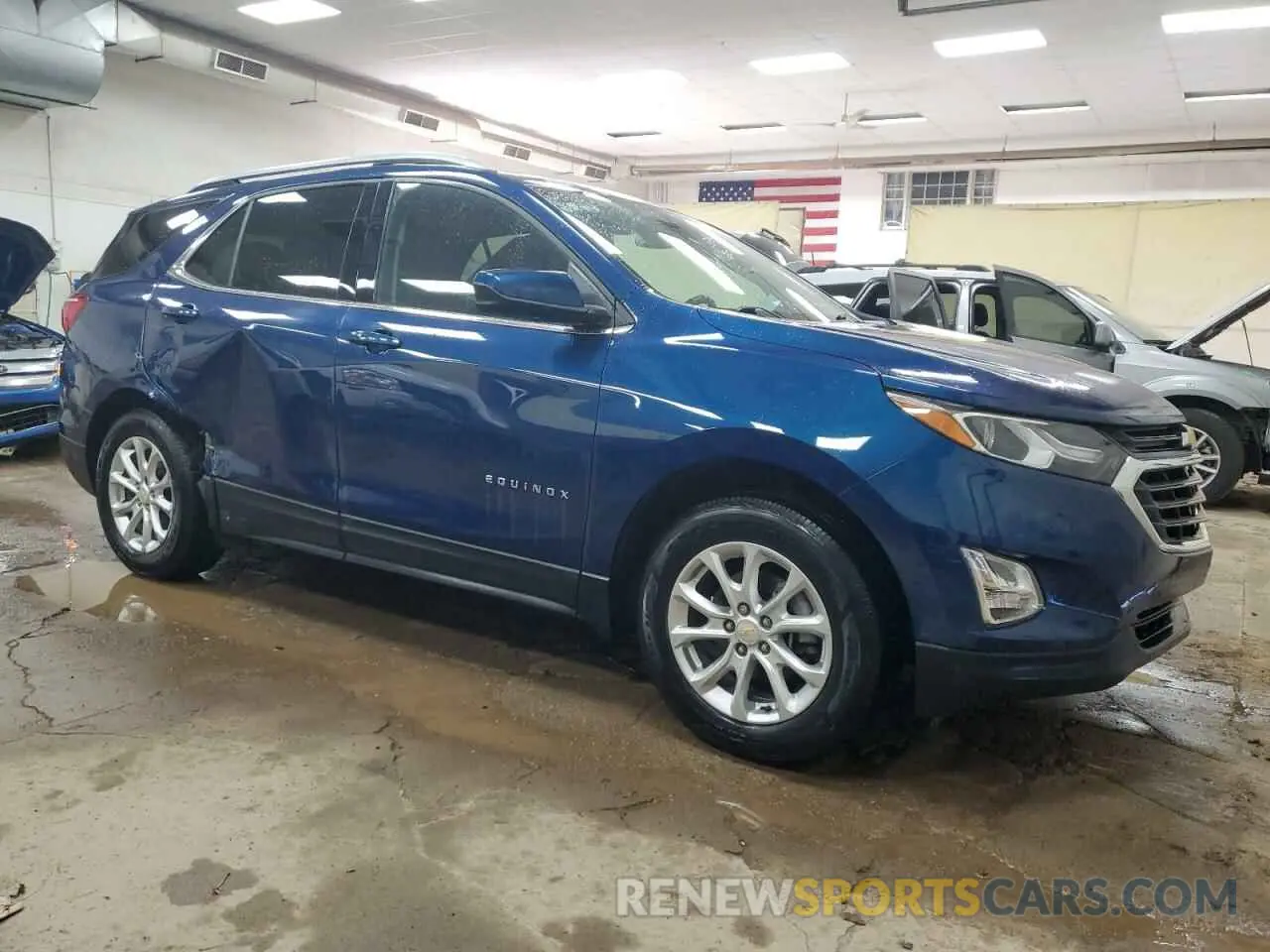 4 Photograph of a damaged car 2GNAXKEV2L6114567 CHEVROLET EQUINOX 2020