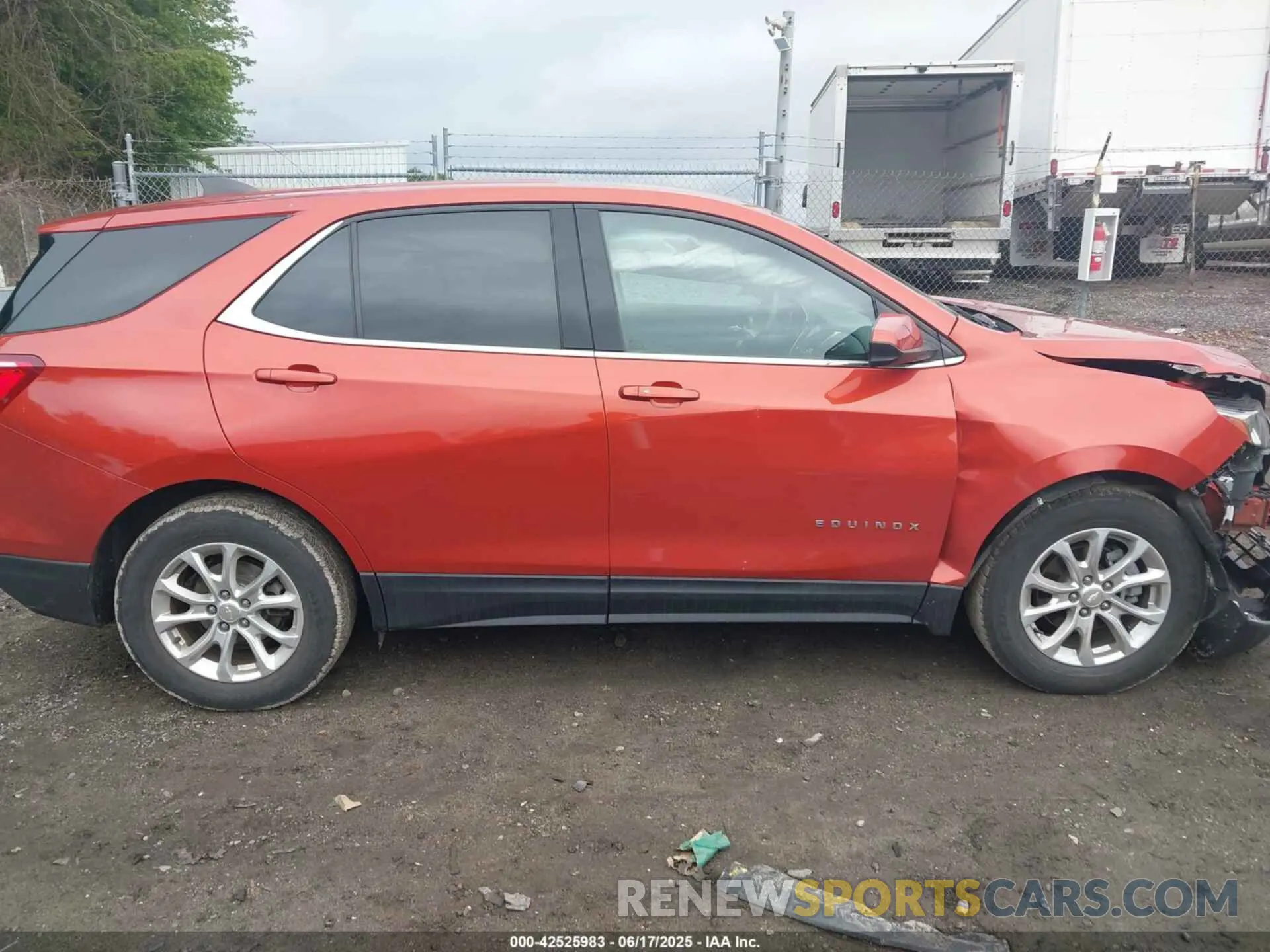 13 Photograph of a damaged car 2GNAXKEV2L6132034 CHEVROLET EQUINOX 2020