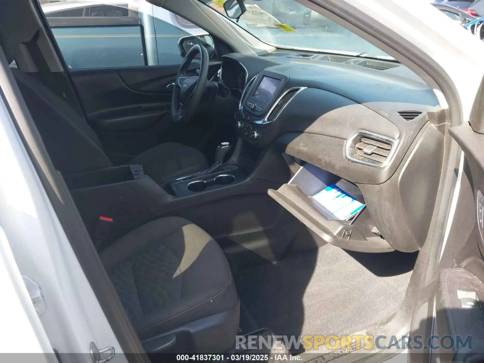 5 Photograph of a damaged car 2GNAXKEV2L6170198 CHEVROLET EQUINOX 2020