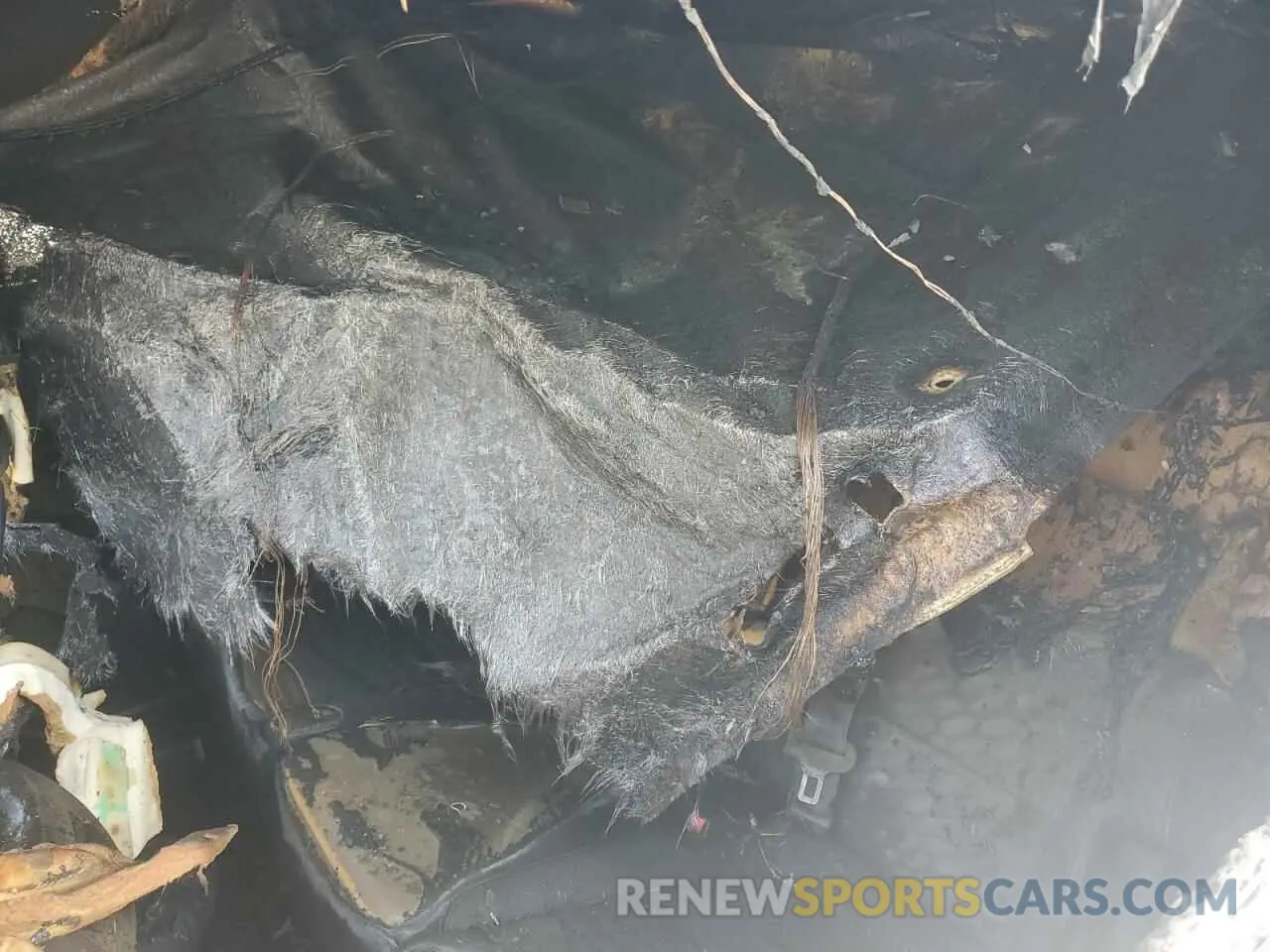 10 Photograph of a damaged car 2GNAXKEV2L6226107 CHEVROLET EQUINOX 2020