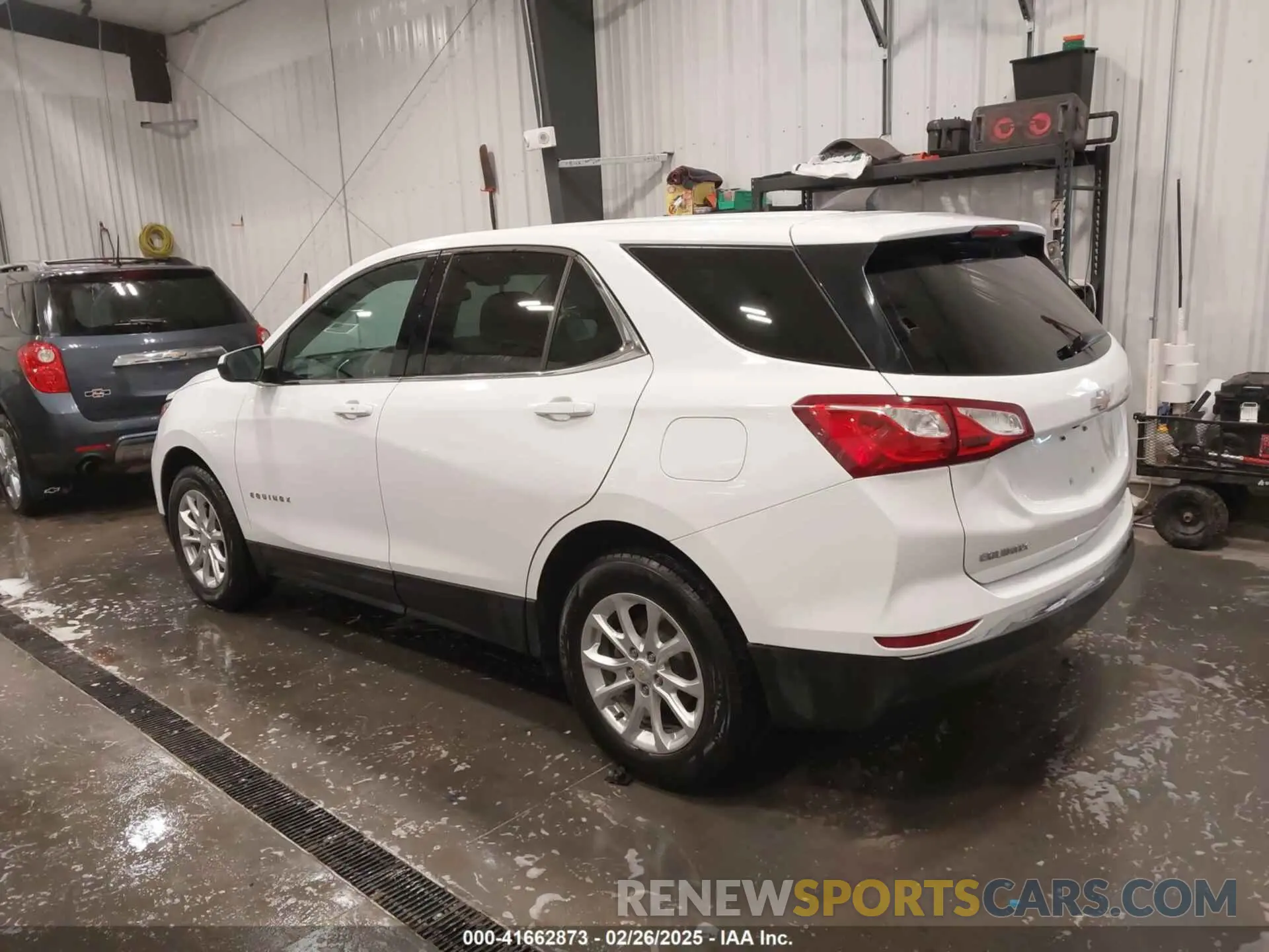 3 Photograph of a damaged car 2GNAXKEV2L6243781 CHEVROLET EQUINOX 2020
