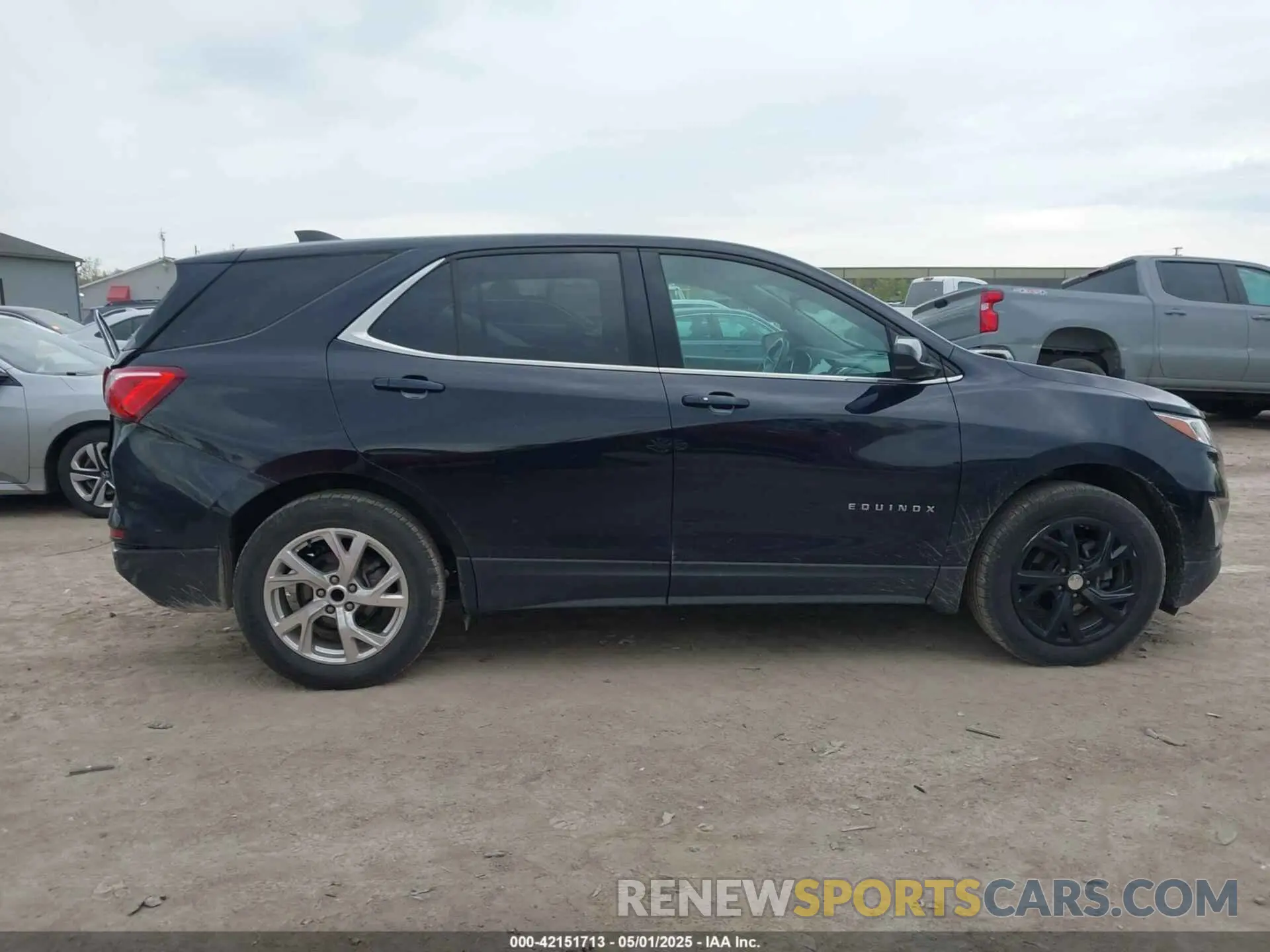 13 Photograph of a damaged car 2GNAXKEV3L6100175 CHEVROLET EQUINOX 2020