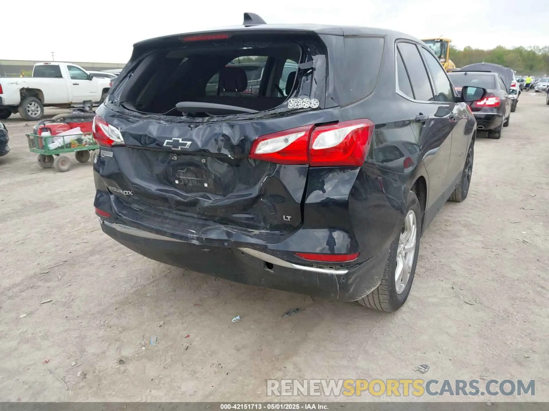 4 Photograph of a damaged car 2GNAXKEV3L6100175 CHEVROLET EQUINOX 2020