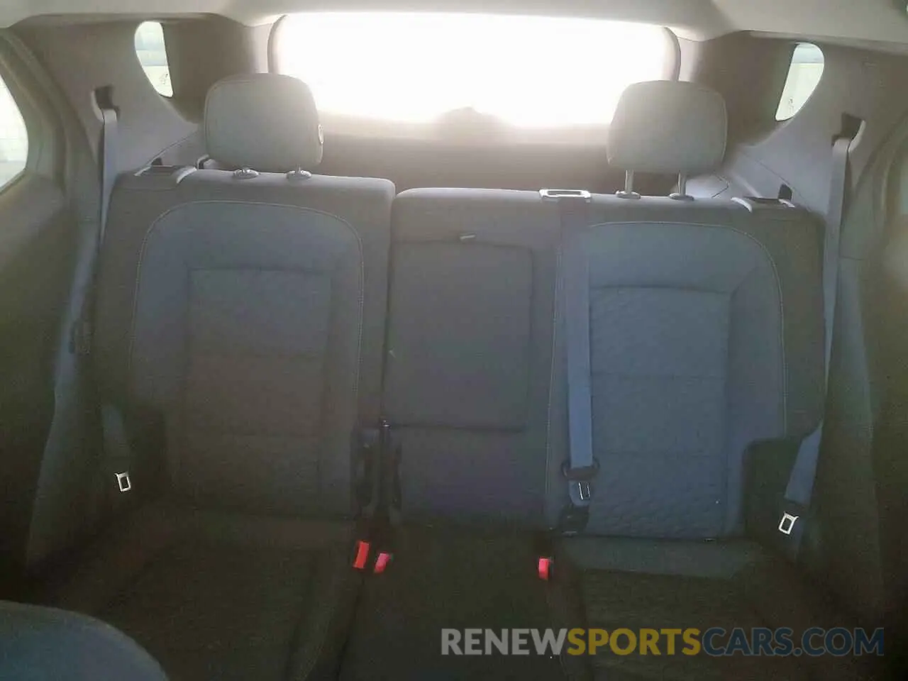 10 Photograph of a damaged car 2GNAXKEV3L6106090 CHEVROLET EQUINOX 2020